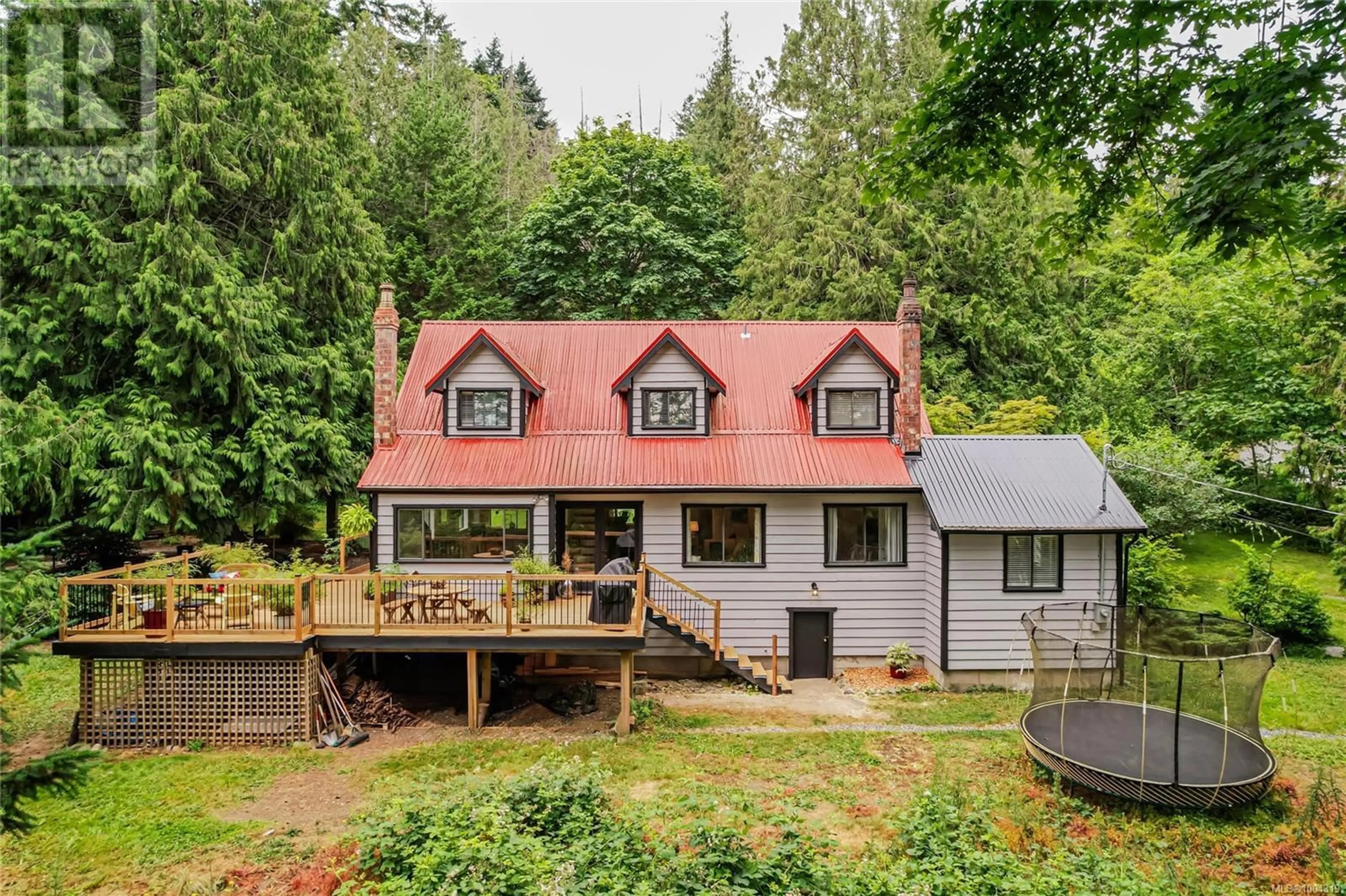A pic from outside/outdoor area/front of a property/back of a property/a pic from drone, unknown for 185 ARNELL WAY, Salt Spring British Columbia V8K2E8