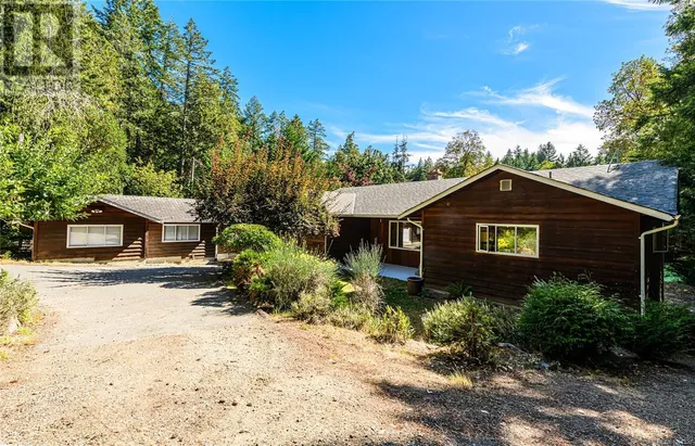 2990 SOUTHEY POINT ROAD, Salt Spring 5