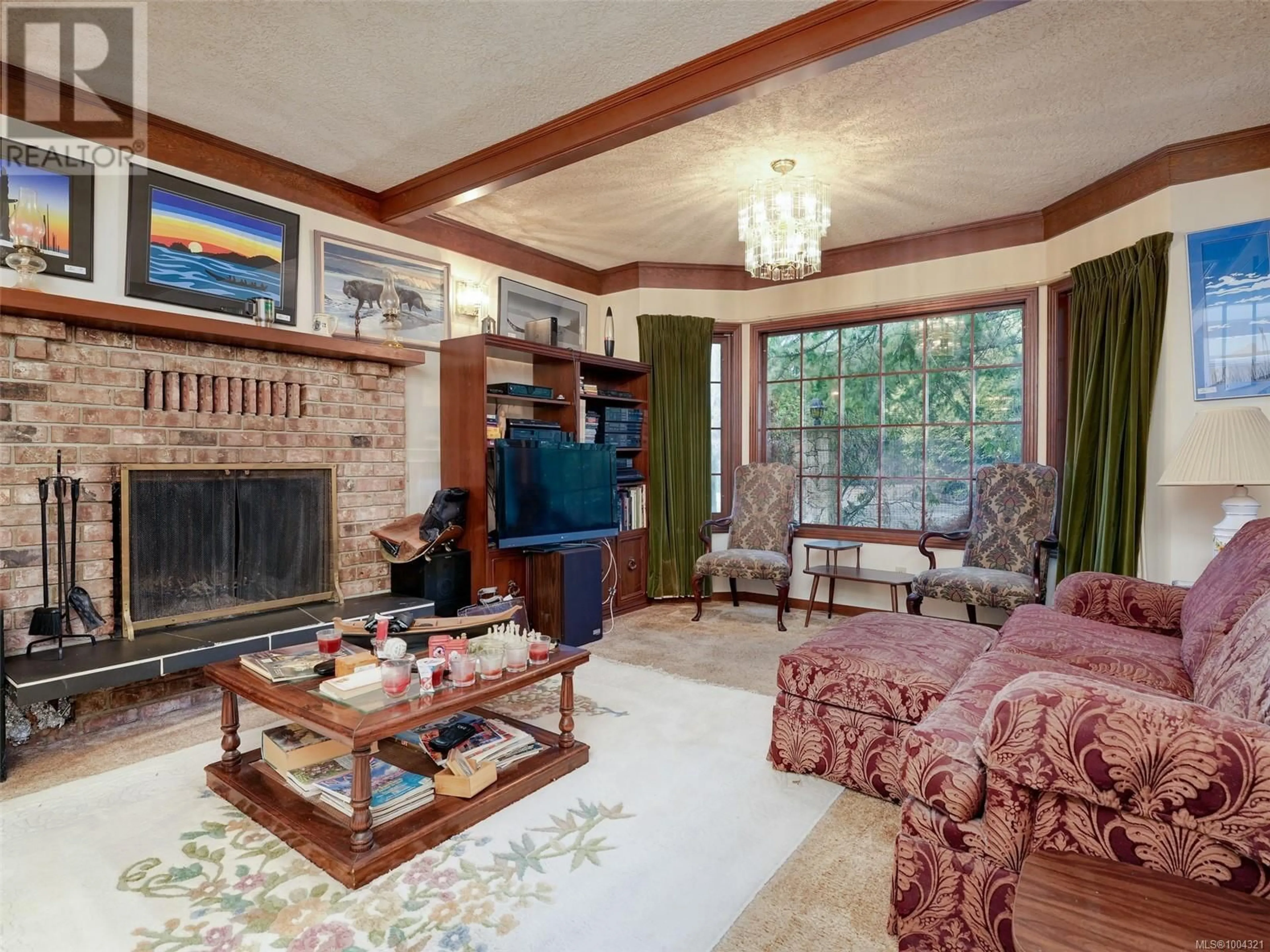 Living room with furniture, unknown for 2565 ANNABERN CRESCENT, Saanich British Columbia V8N5E9