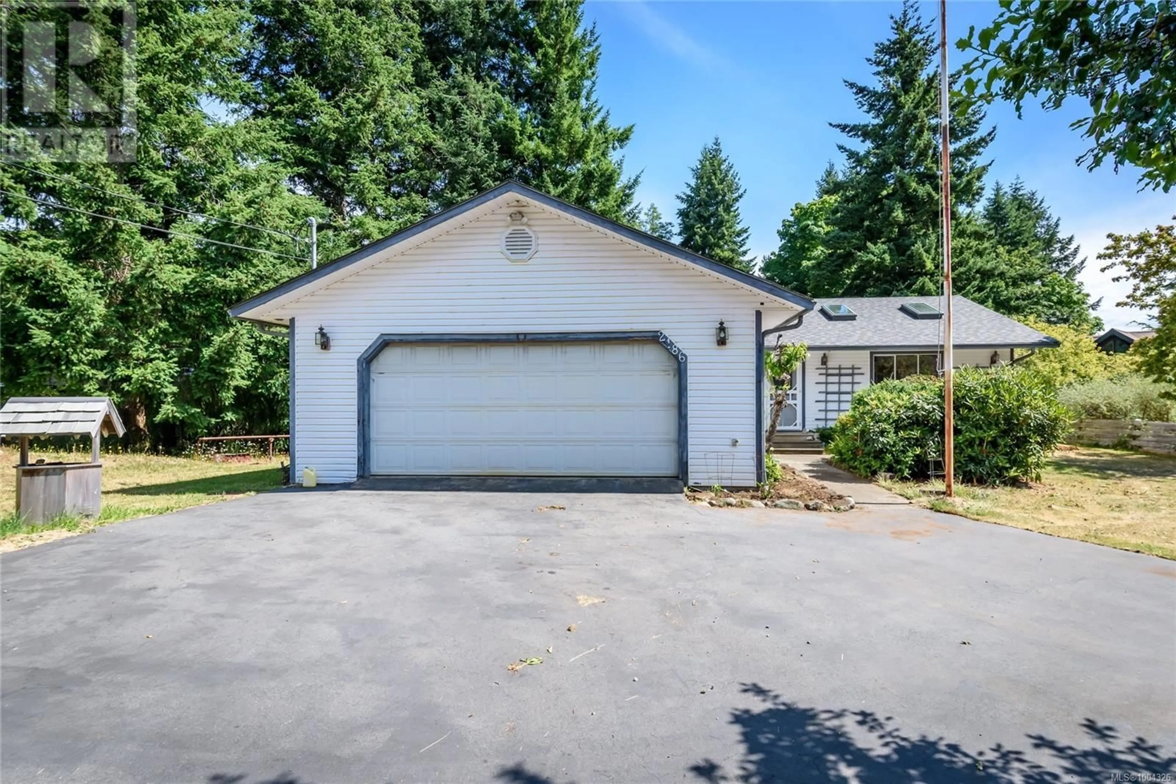 Indoor garage for 2186 WAVELAND ROAD, Courtenay British Columbia V9J1X8