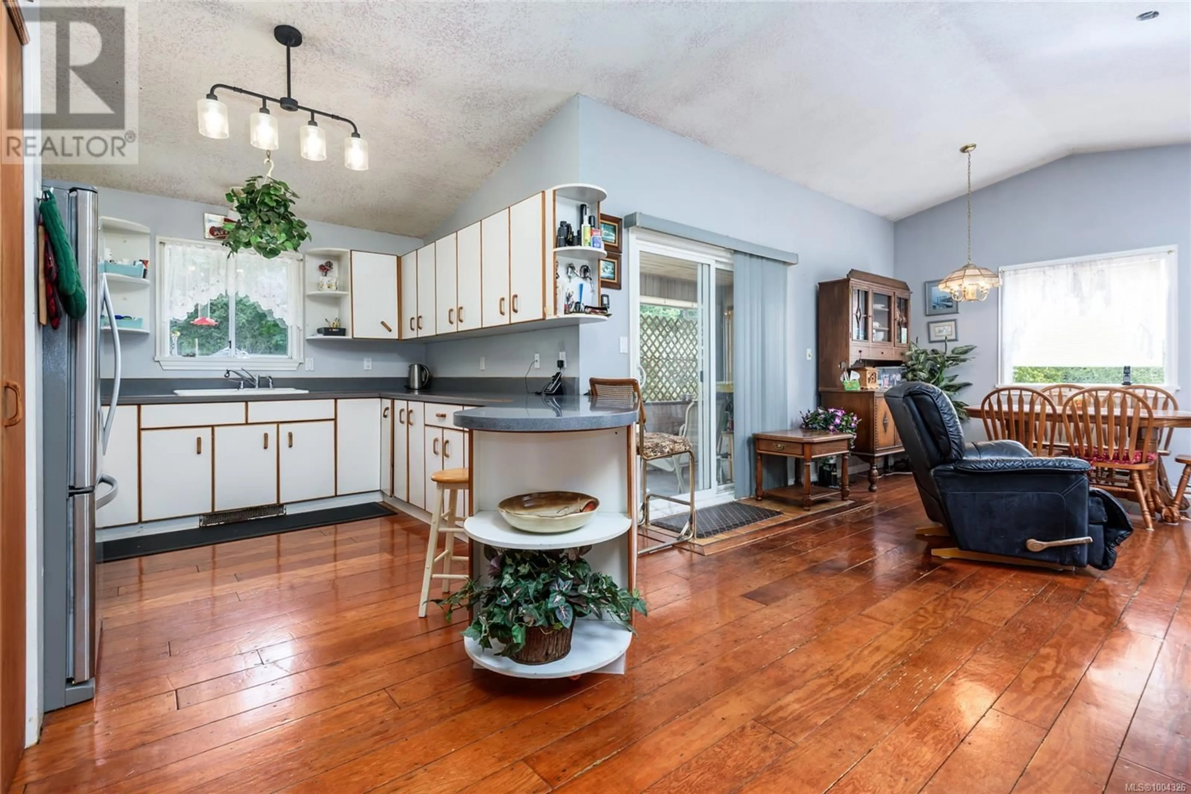 Open concept kitchen, unknown for 2186 WAVELAND ROAD, Courtenay British Columbia V9J1X8
