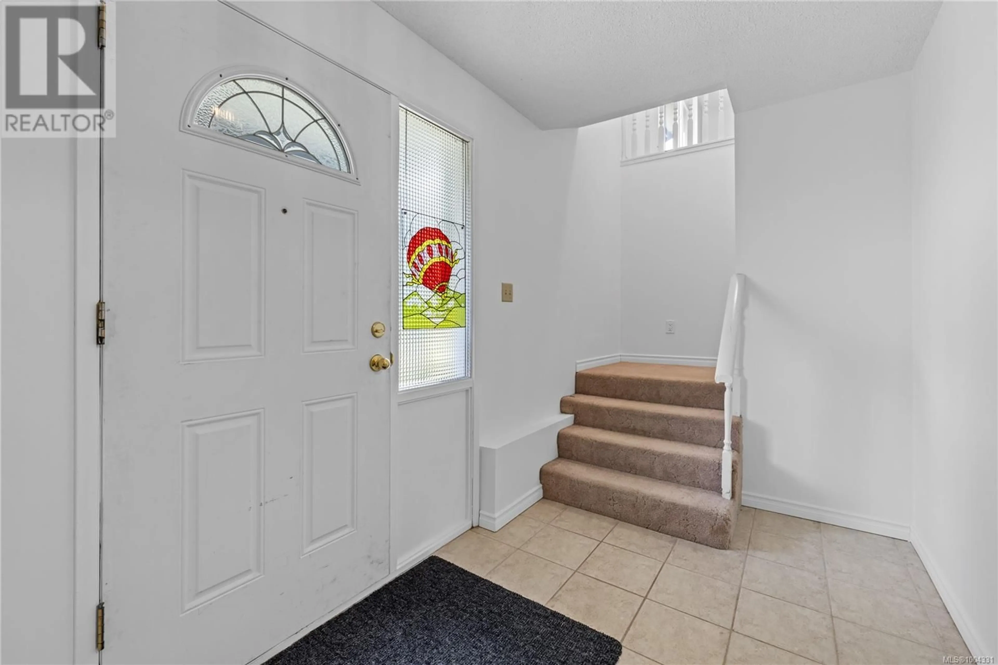 Indoor foyer for 6997 LELAND ROAD, Lantzville British Columbia V0R2H0