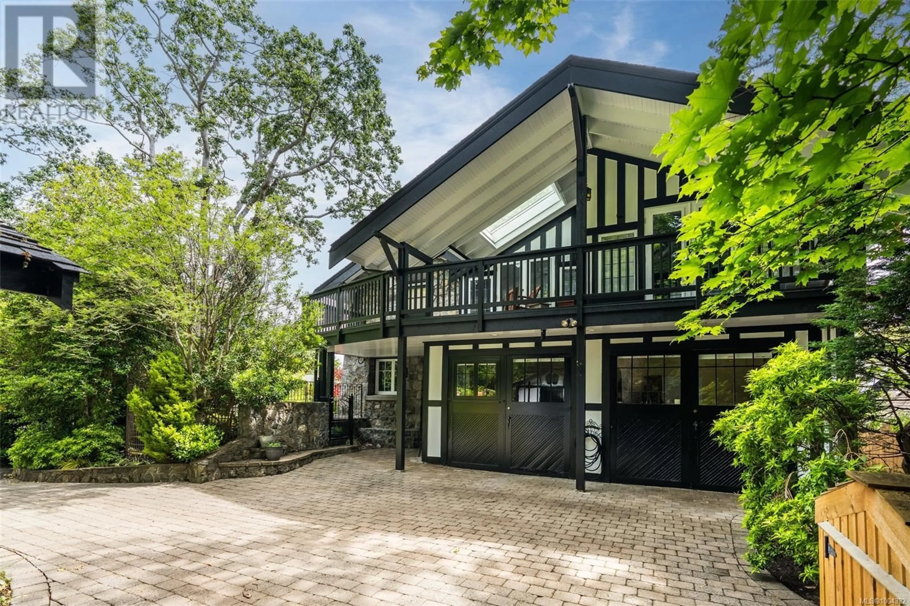 Unknown for 2088 FALKLAND PLACE, Oak Bay British Columbia V8S4M5