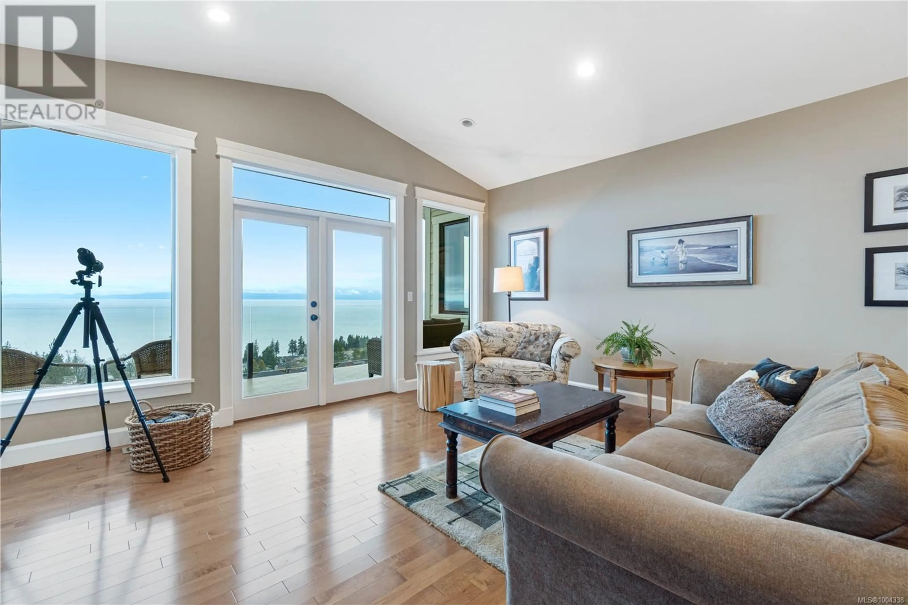 Living room with furniture, unknown for 5340 ROYAL SEA VIEW, Nanaimo British Columbia V9T0B9