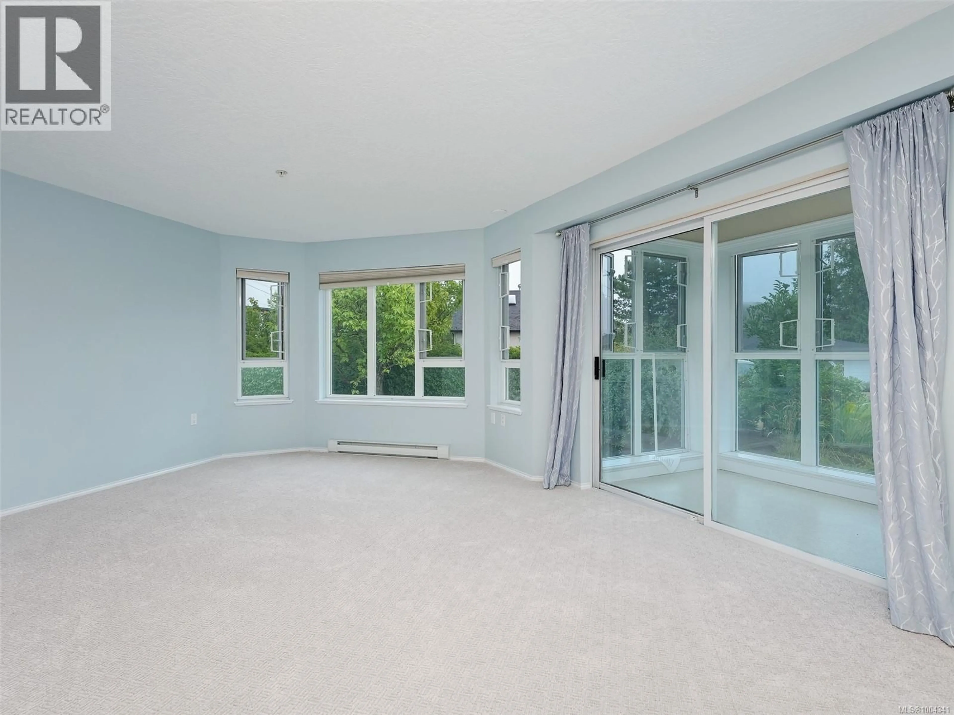 A pic of a room for 206 - 1521 CHURCH AVENUE, Saanich British Columbia V8P5T2