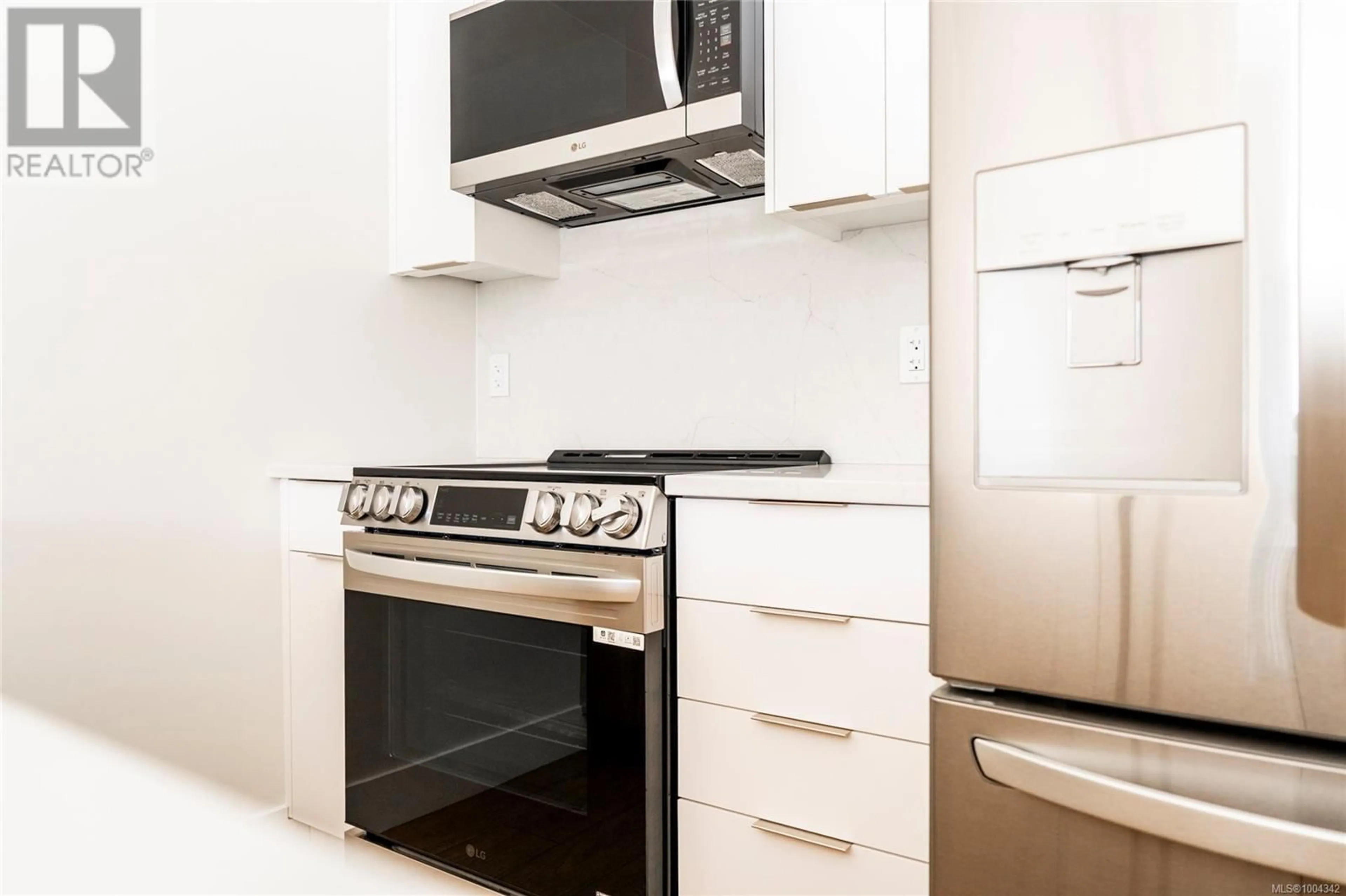Standard kitchen, unknown for 301 - 45 HALIBURTON STREET, Nanaimo British Columbia V9R4V6