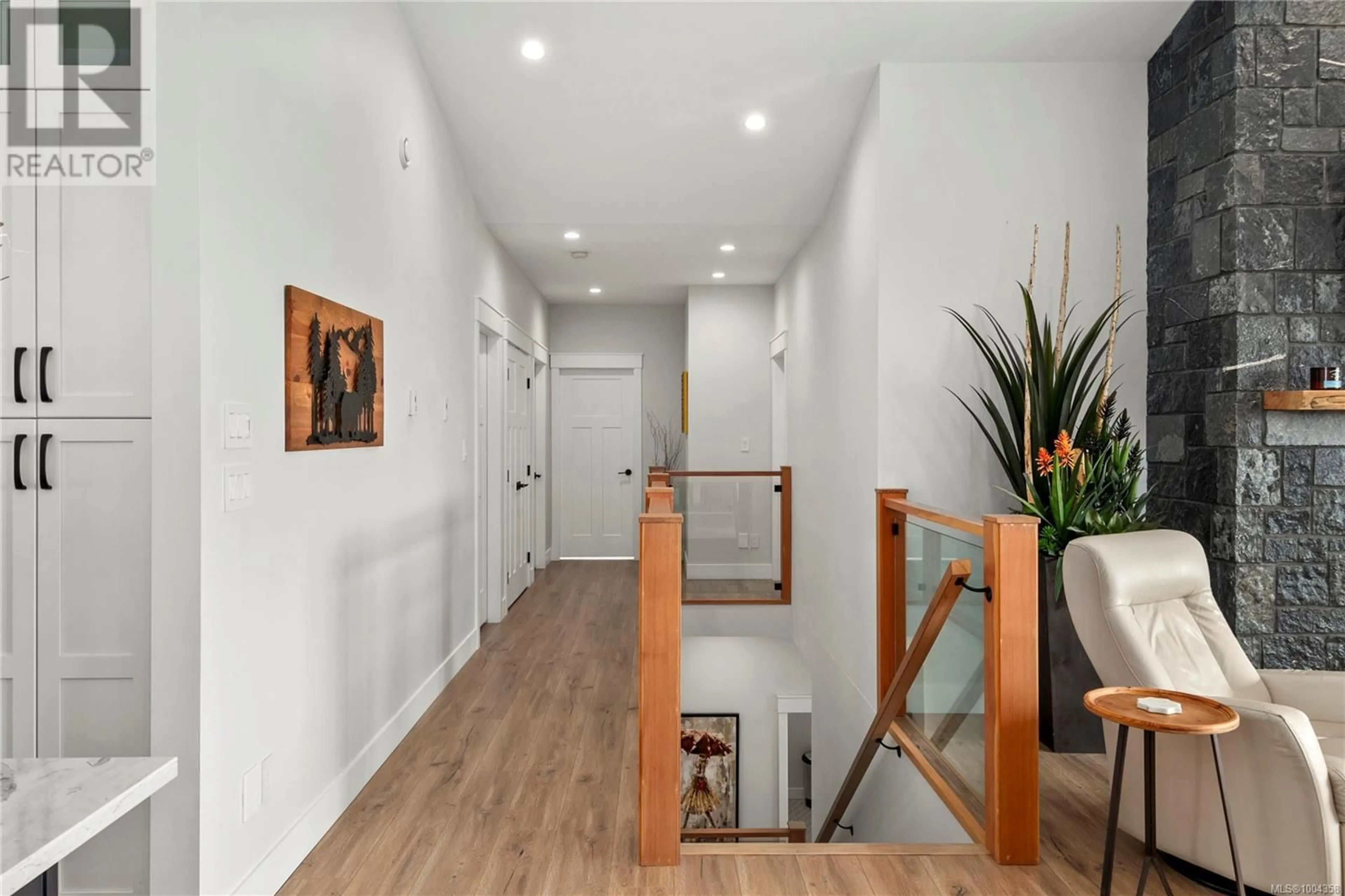 Indoor foyer for 2784 PENFIELD ROAD, Campbell River British Columbia V9H0A1