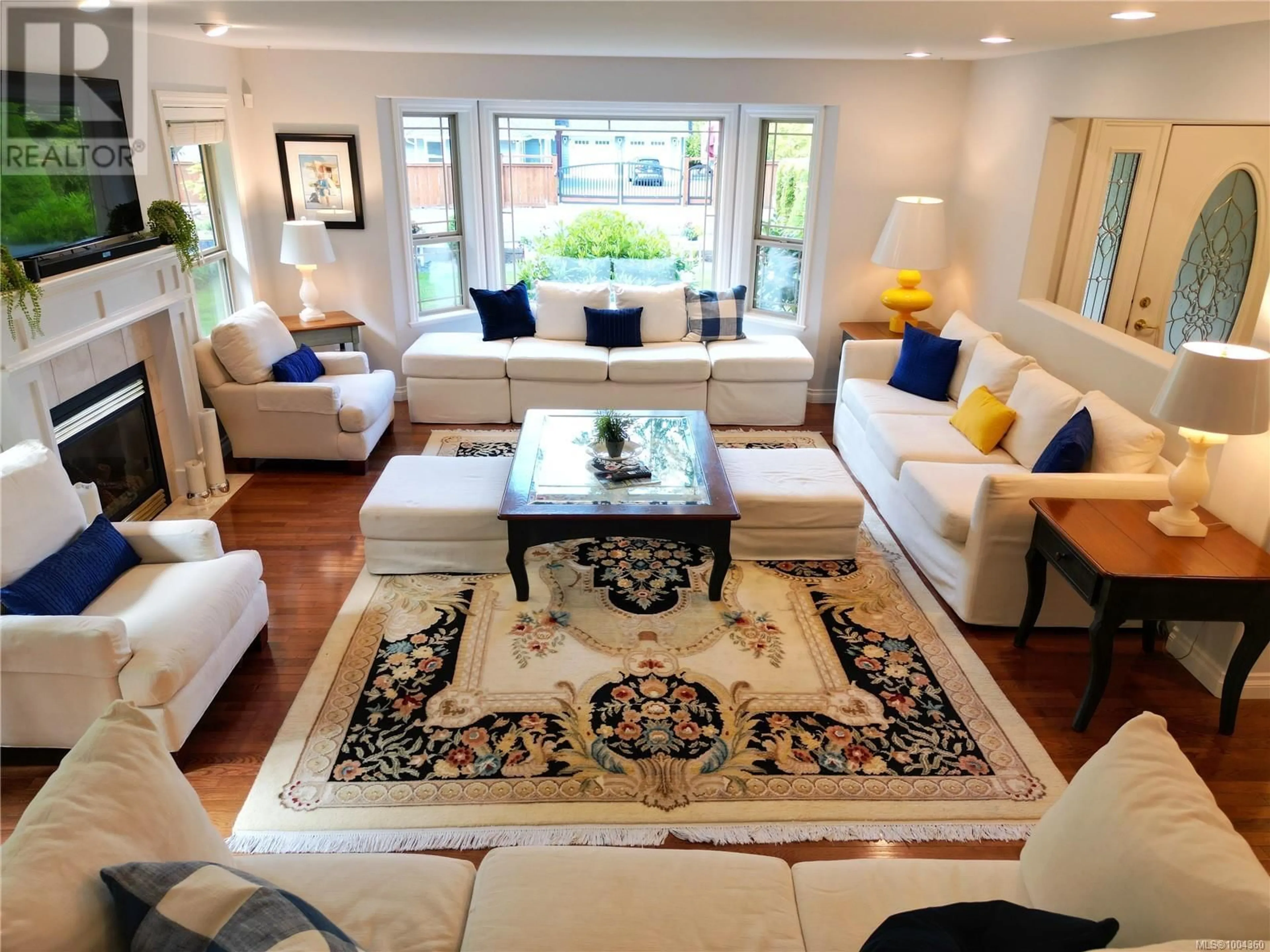 Living room with furniture, carpet floor for 4256 RAVENHILL AVENUE, Port Alberni British Columbia V9Y7S5