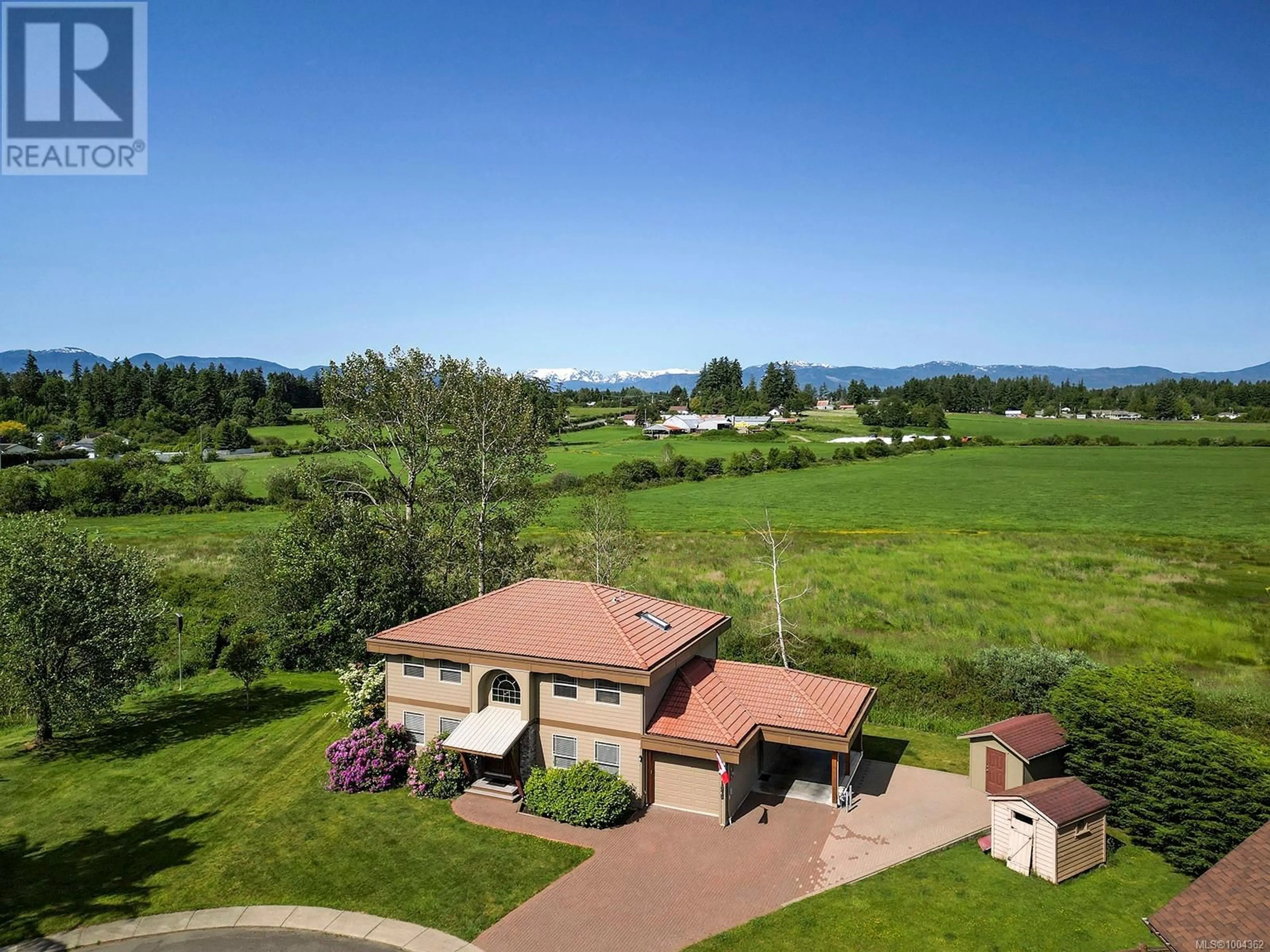 A pic from outside/outdoor area/front of a property/back of a property/a pic from drone, water/lake/river/ocean view for 1675 CHESTER PLACE, Comox British Columbia V9M1A9