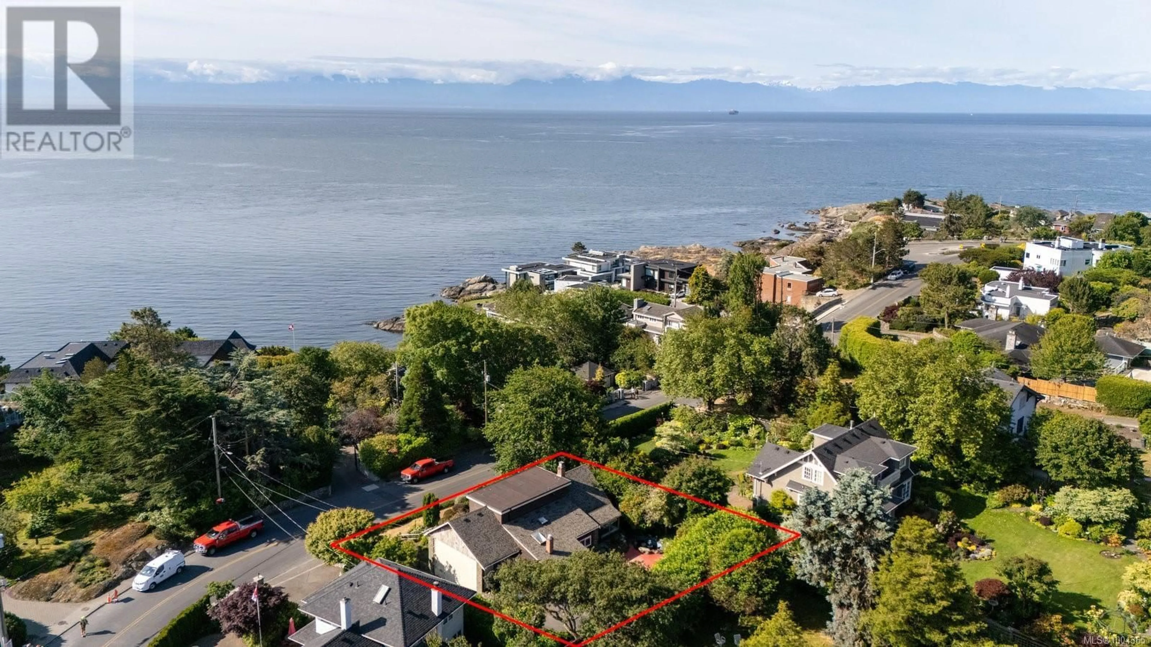 A pic from outside/outdoor area/front of a property/back of a property/a pic from drone, water/lake/river/ocean view for 280 KING GEORGE TERRACE, Oak Bay British Columbia V8S2K2