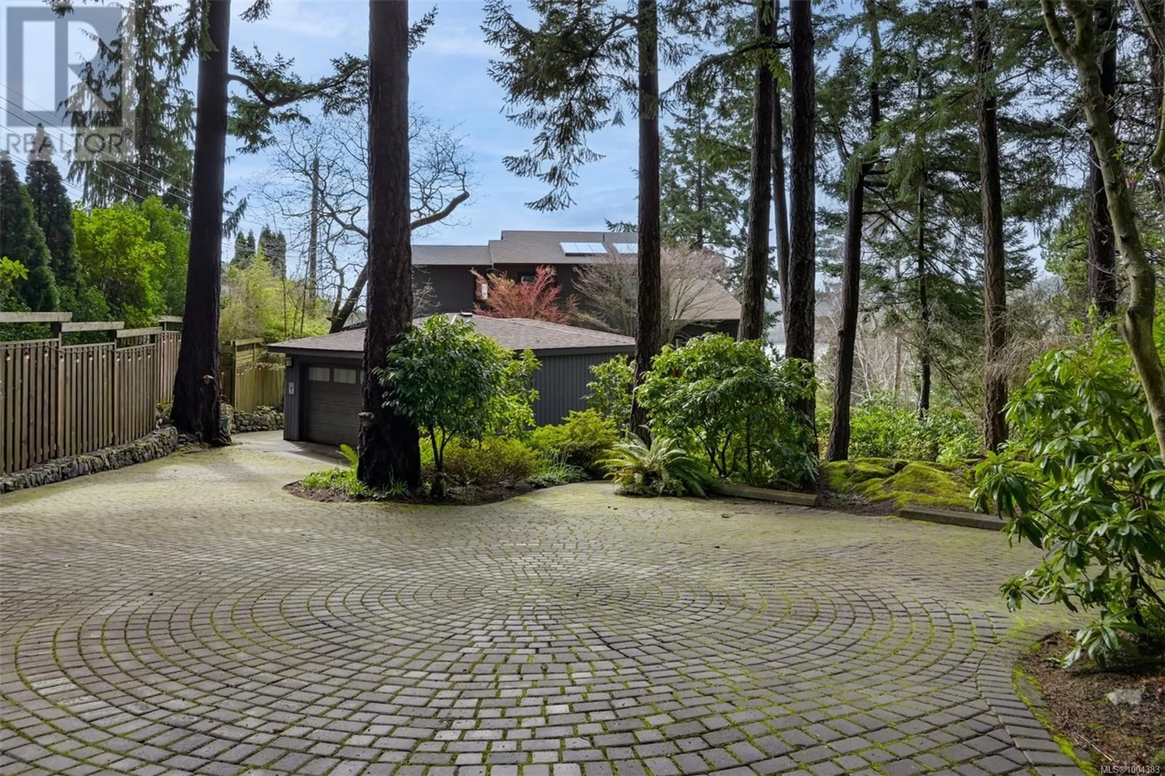 Unknown for 2767 TUDOR AVENUE, Saanich British Columbia V8N1L6