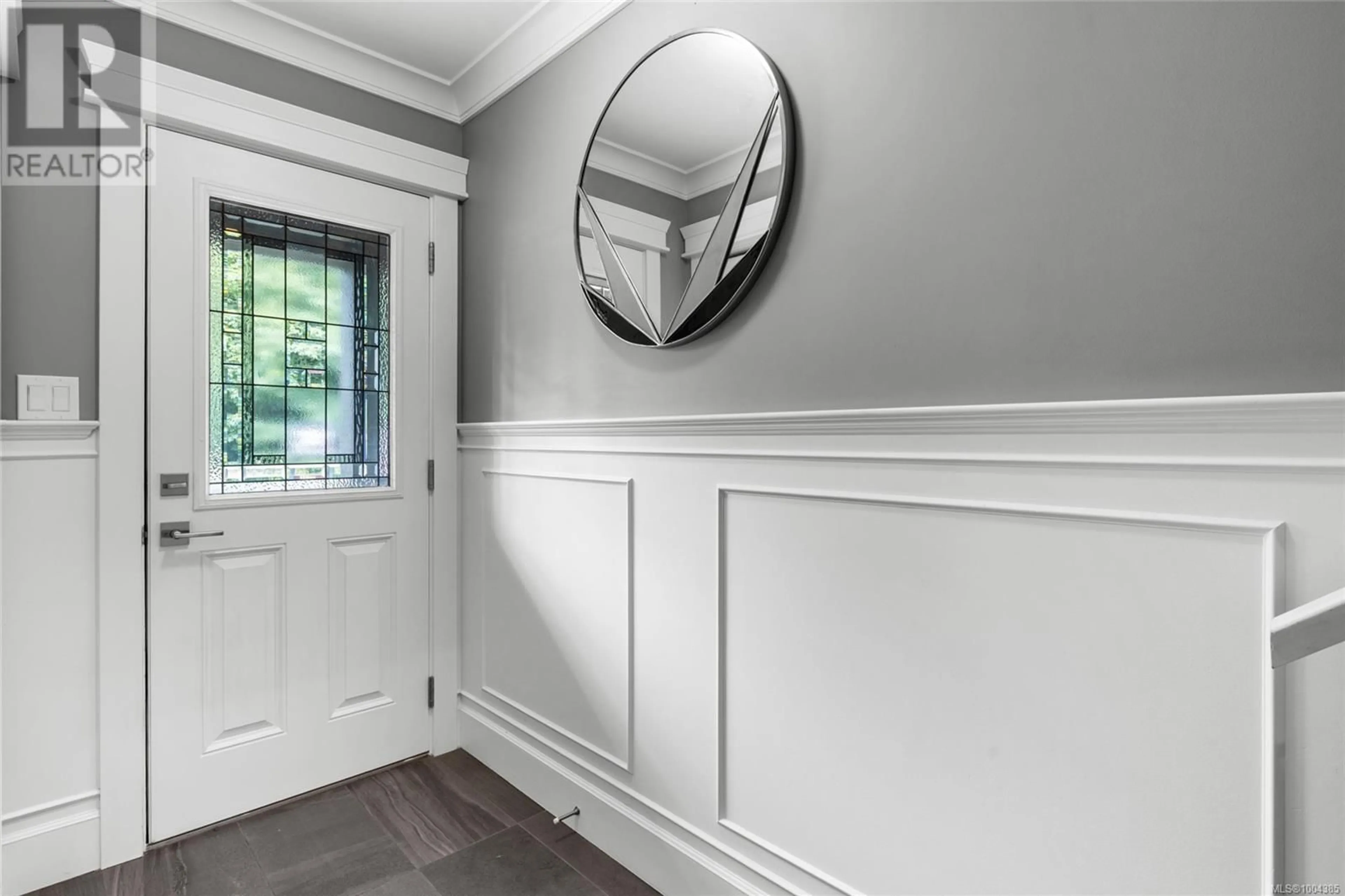 Indoor entryway for 103 - 933 WILD RIDGE WAY, Langford British Columbia V9C4M8