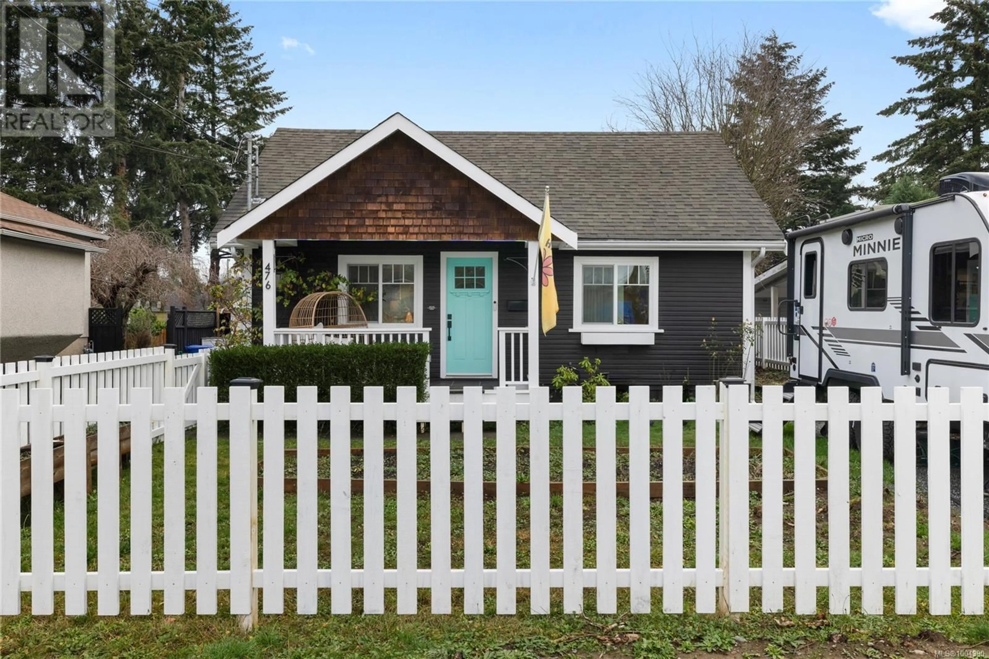 Home with vinyl exterior material, street for 476 HOWARD AVENUE, Duncan British Columbia V9L3M8