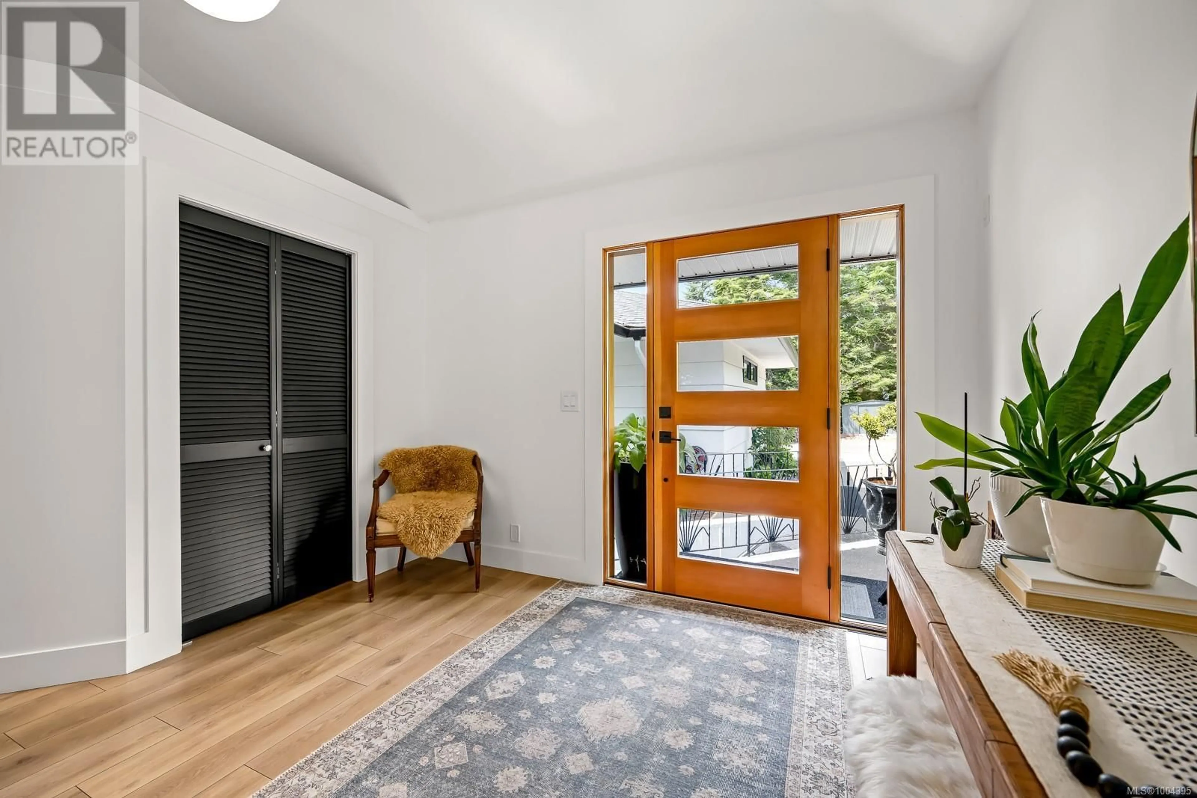 Indoor entryway for 1880 BACK ROAD, Courtenay British Columbia V9N9C4