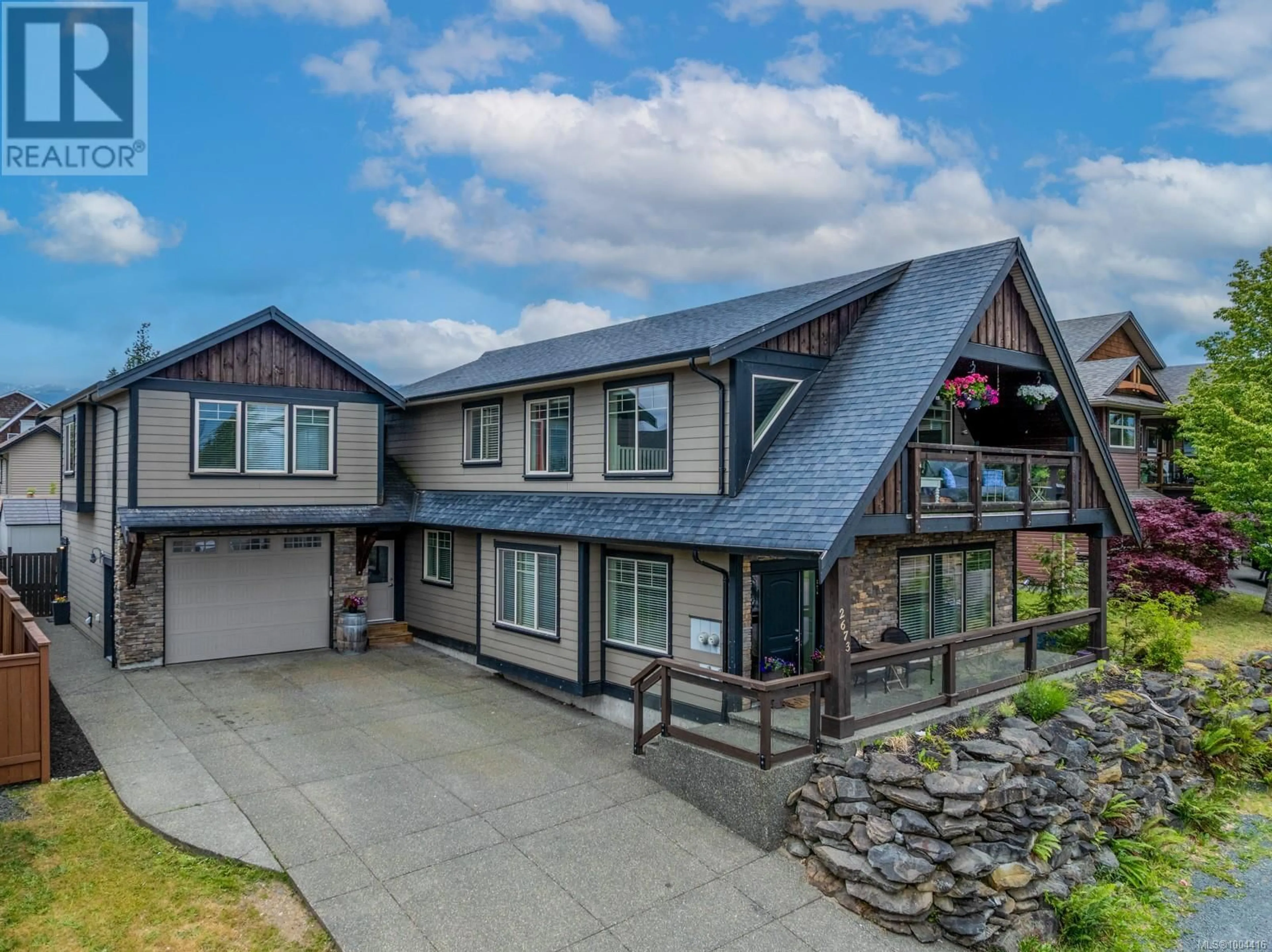 Home with vinyl exterior material, unknown for 2673 KENDAL AVENUE, Cumberland British Columbia V0R1S0