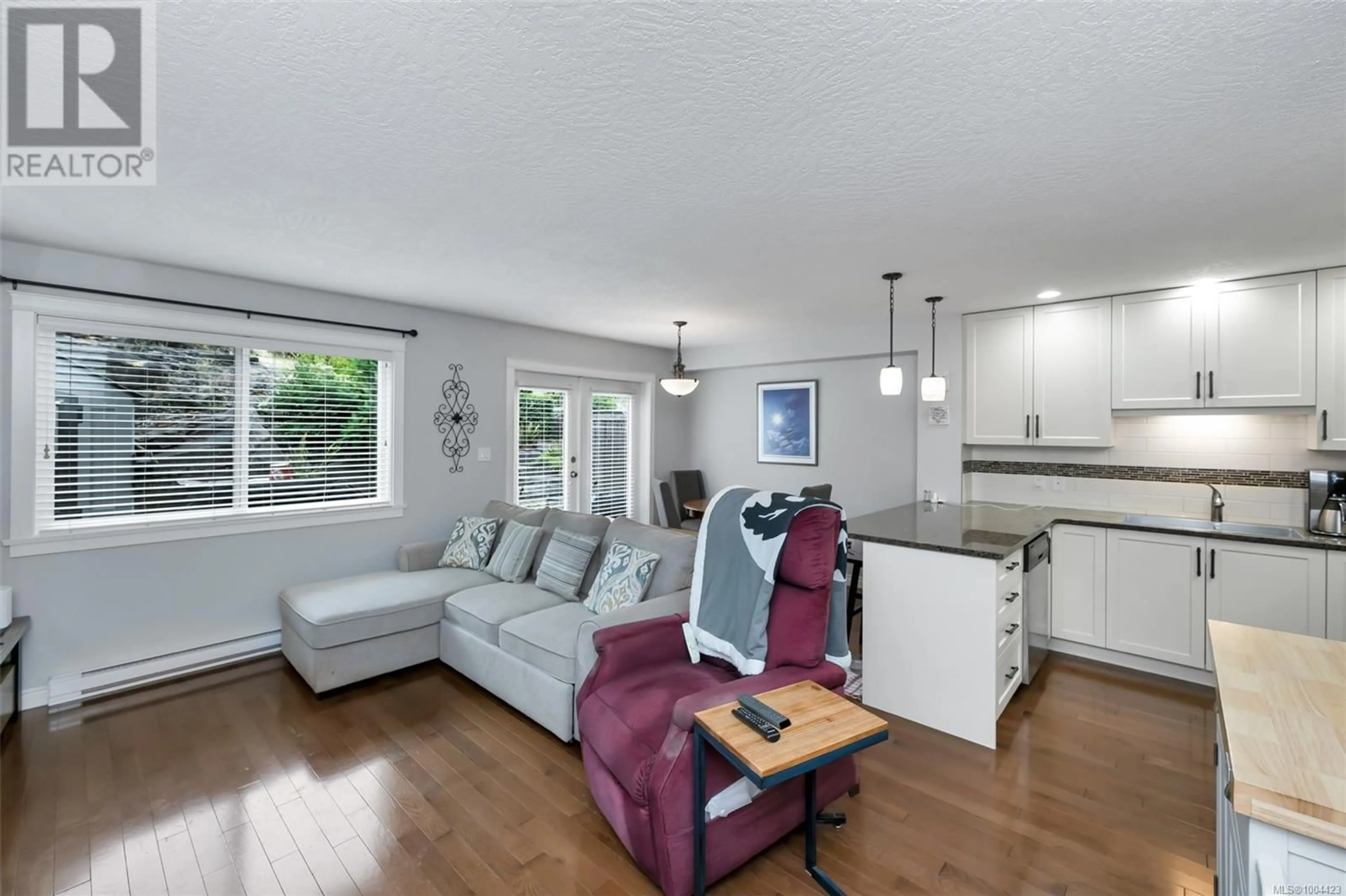 Living room with furniture, unknown for 6243 SELKIRK TERRACE, Duncan British Columbia V9L0A6