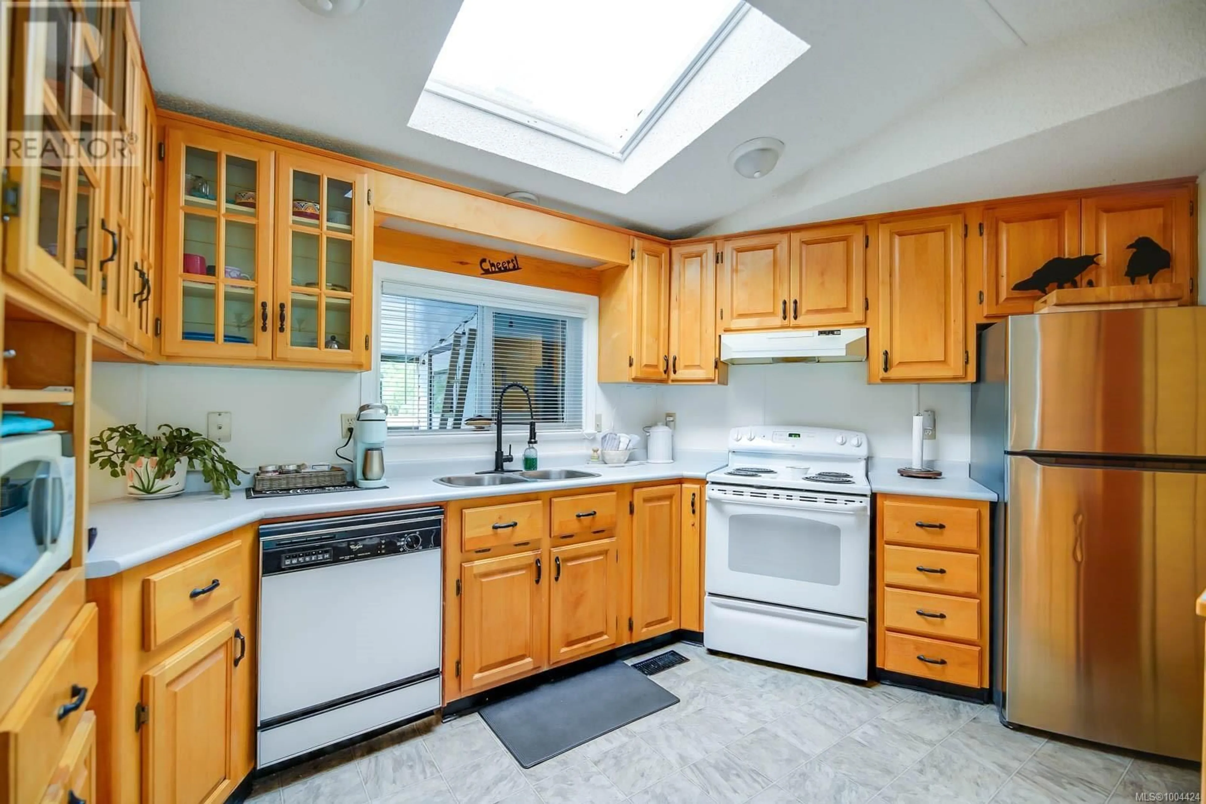Standard kitchen, ceramic/tile floor for 77 - 10325 LAKESHORE ROAD, Port Alberni British Columbia V9Y8G9