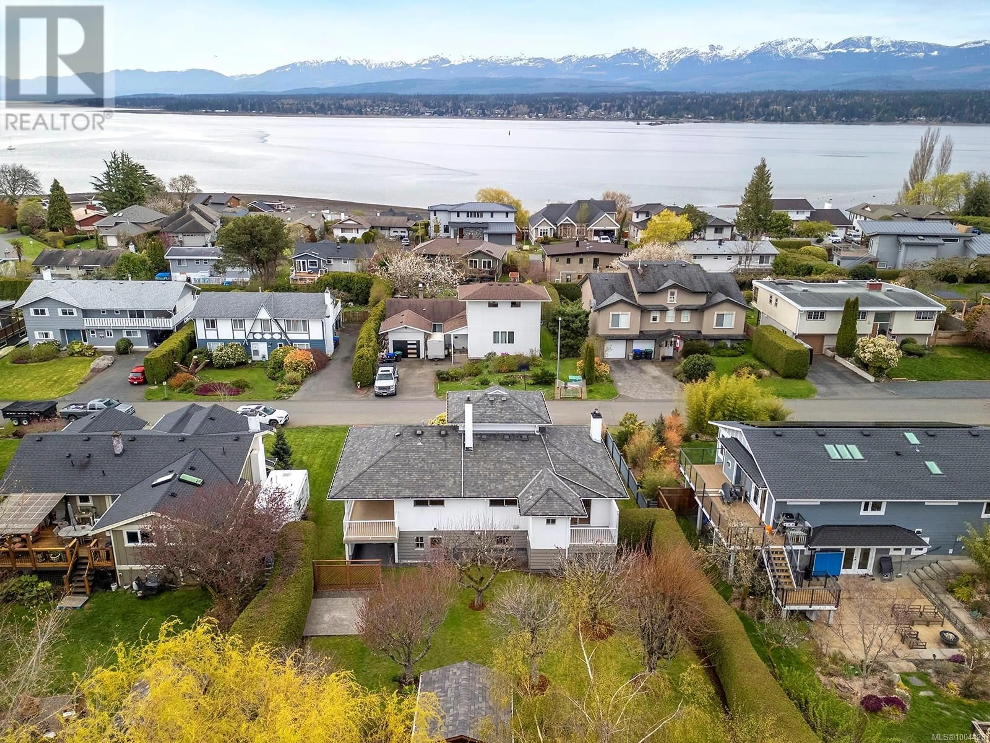 A pic from outside/outdoor area/front of a property/back of a property/a pic from drone, water/lake/river/ocean view for 2070 MURPHY AVENUE, Comox British Columbia V9M1V6