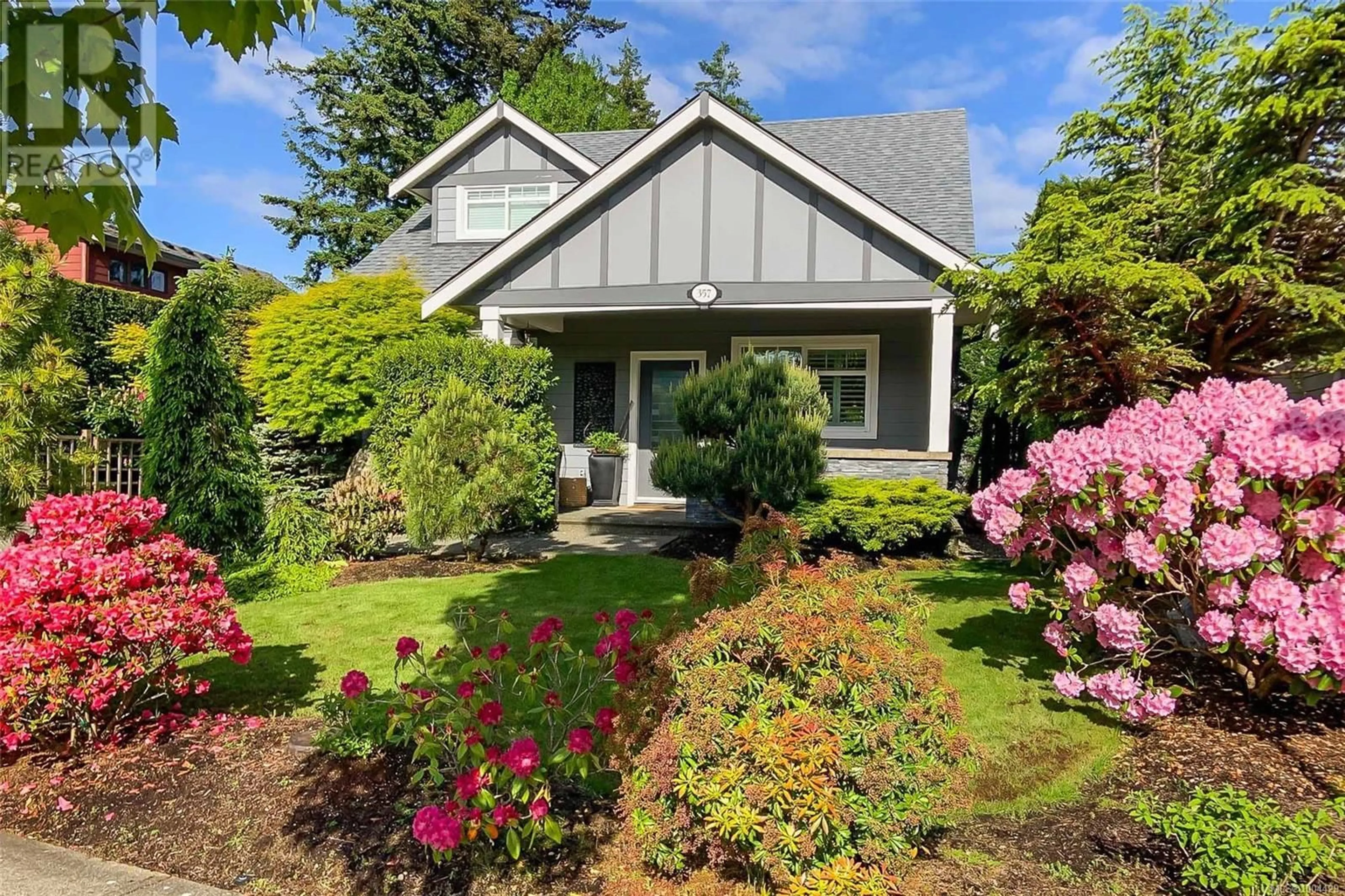Home with vinyl exterior material, street for 357 GARDENER WAY, Comox British Columbia V9M0B2