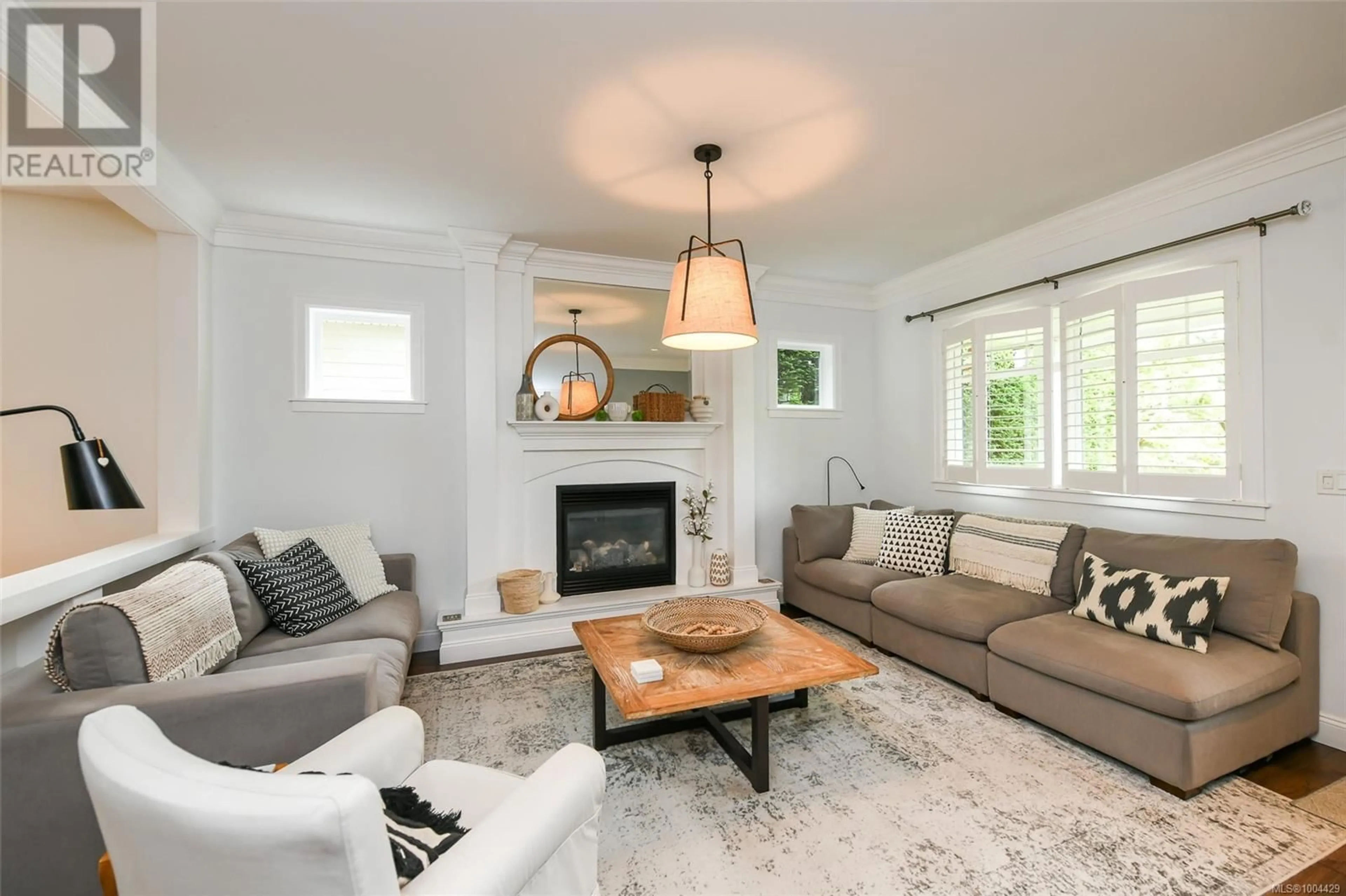 Living room with furniture, unknown for 357 GARDENER WAY, Comox British Columbia V9M0B2