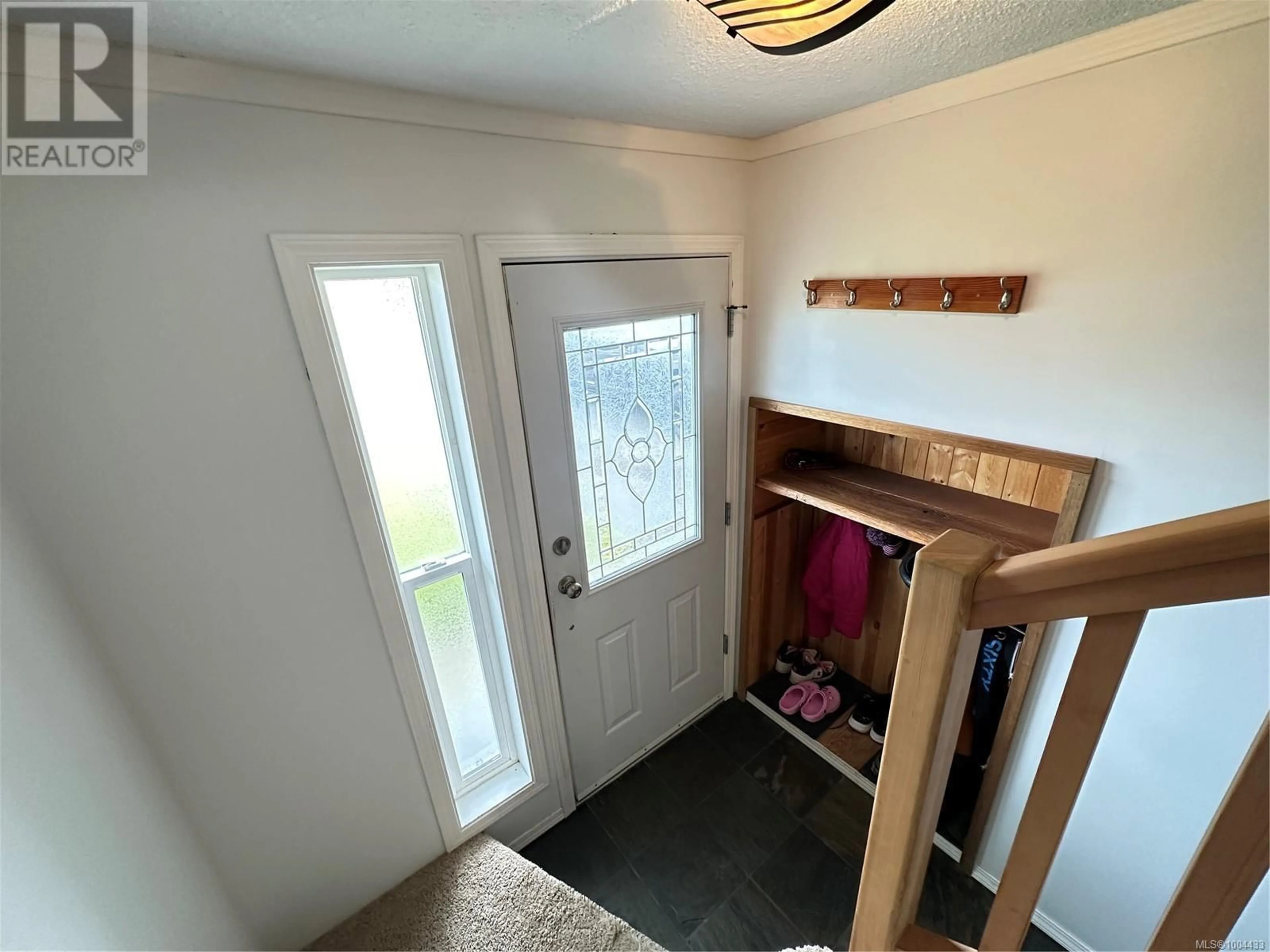 Indoor entryway for 2365 CATALA PLACE, Port McNeill British Columbia V0N2R0