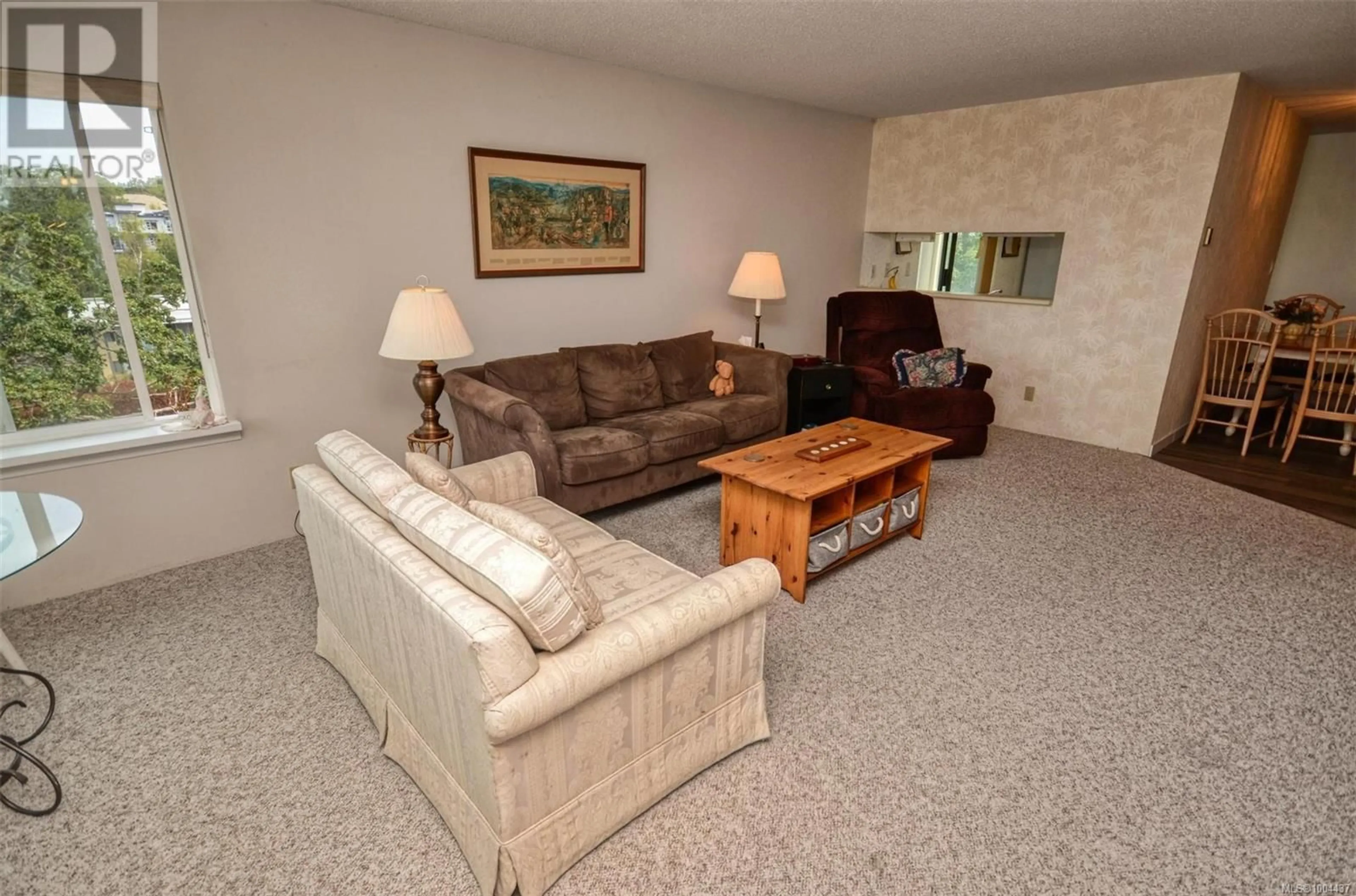 Living room with furniture, unknown for 408 - 3260 QUADRA STREET, Saanich British Columbia V8X1G2