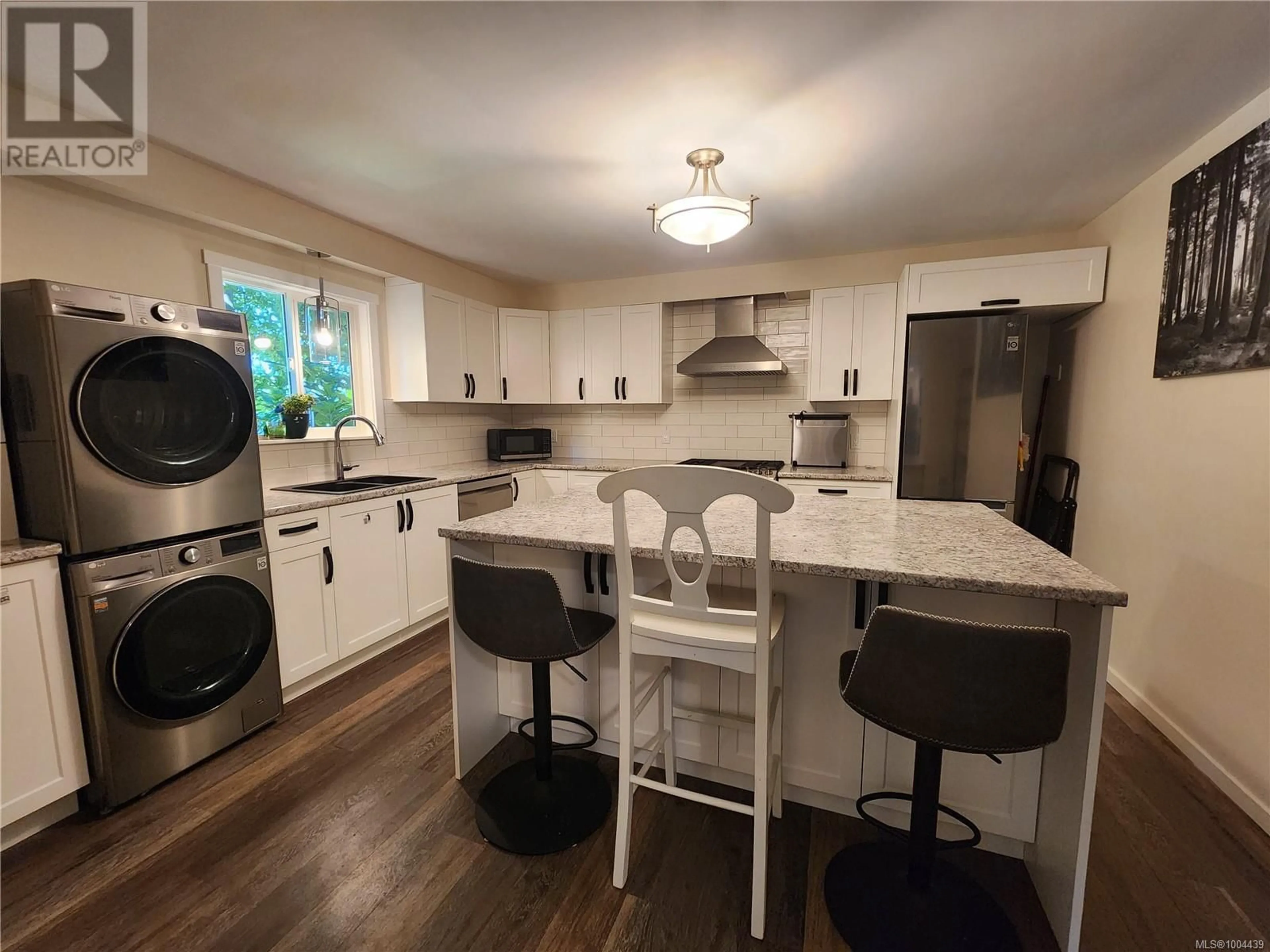 Open concept kitchen, unknown for 565 DOGWOOD STREET, Campbell River British Columbia V9W2Y4