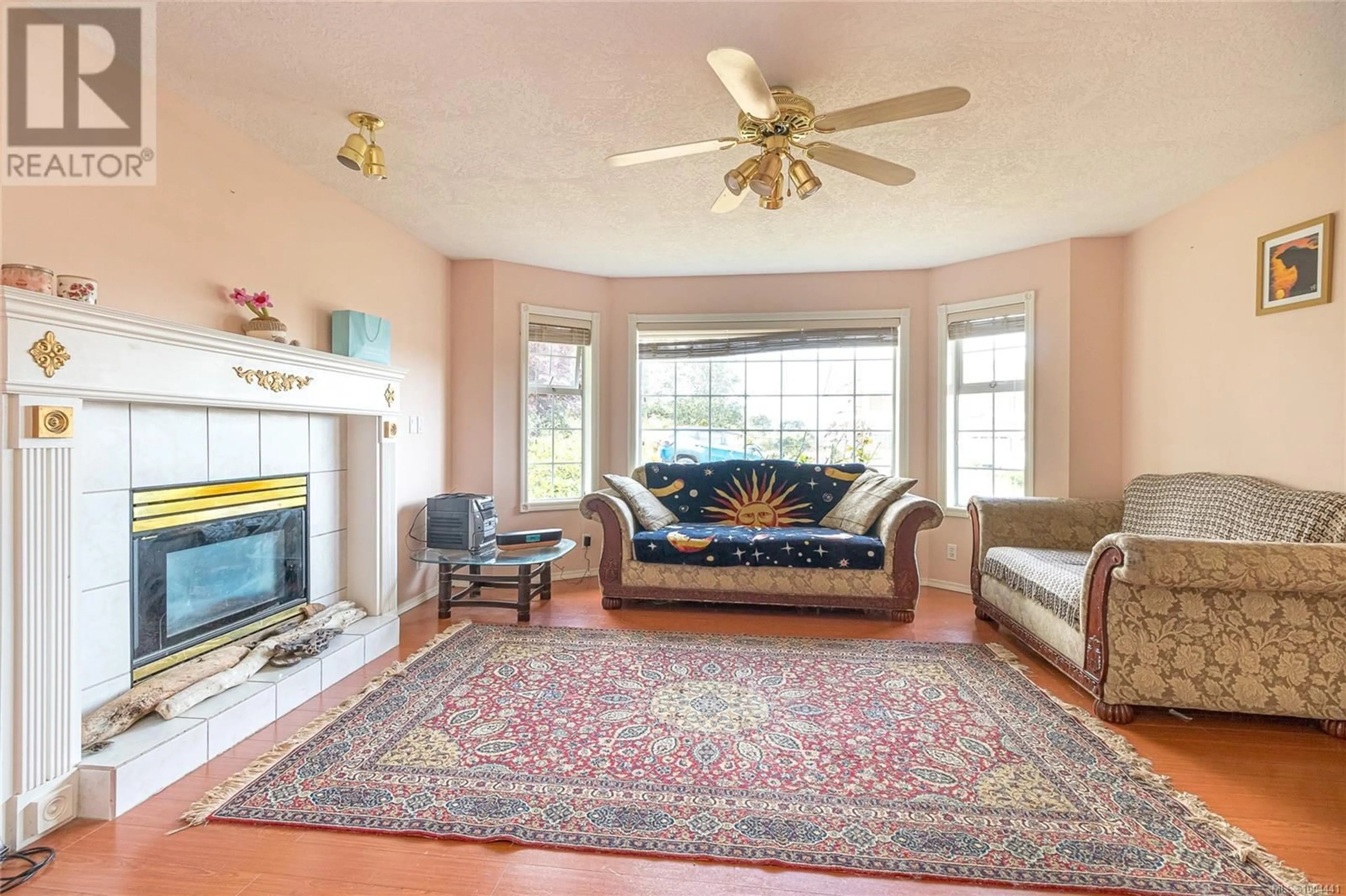 Living room with furniture, unknown for 2312 FRANCIS VIEW DRIVE, View Royal British Columbia V9B6C8