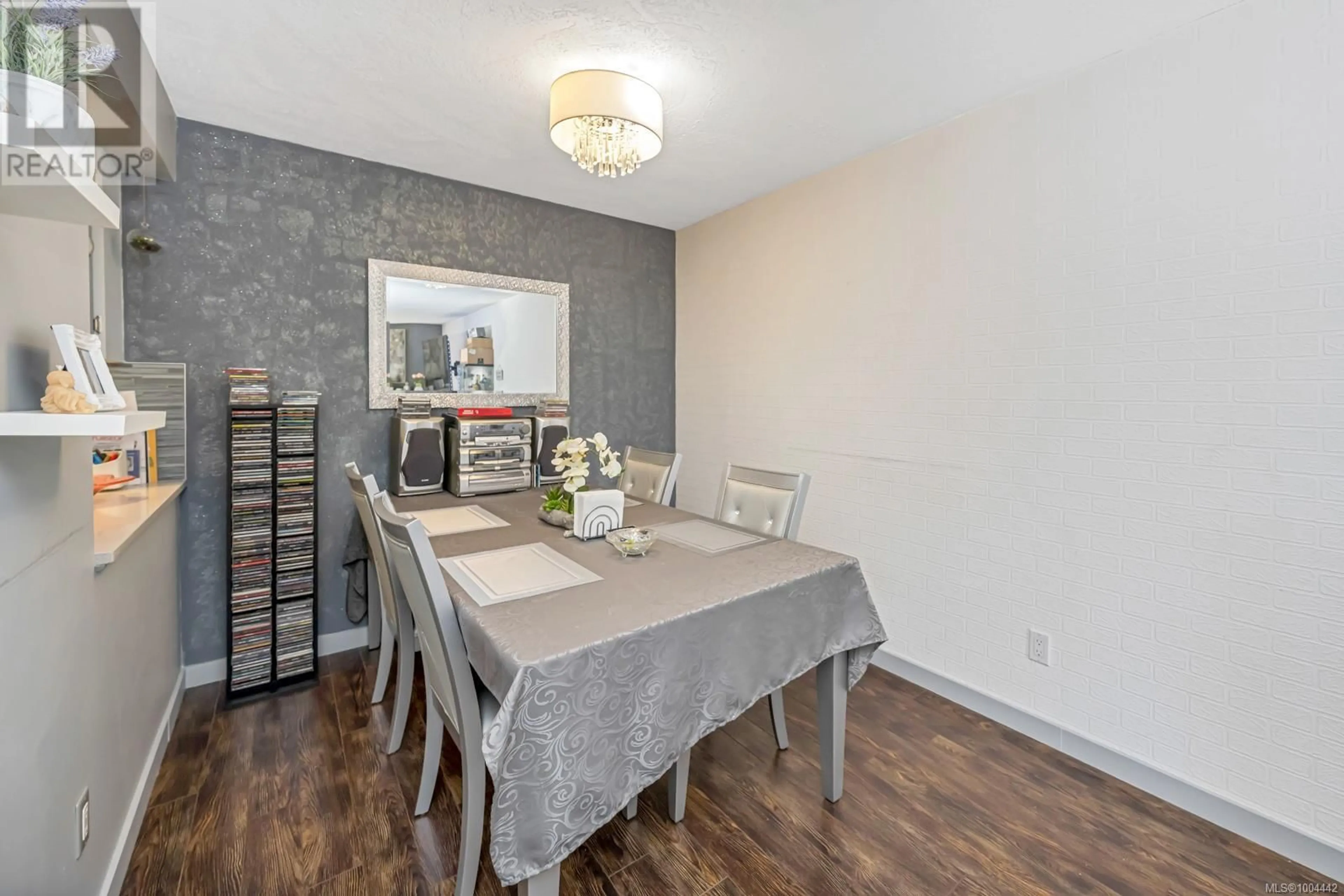 Dining room, wood/laminate floor for 206 - 1223 JOHNSON STREET, Victoria British Columbia V8V3N9