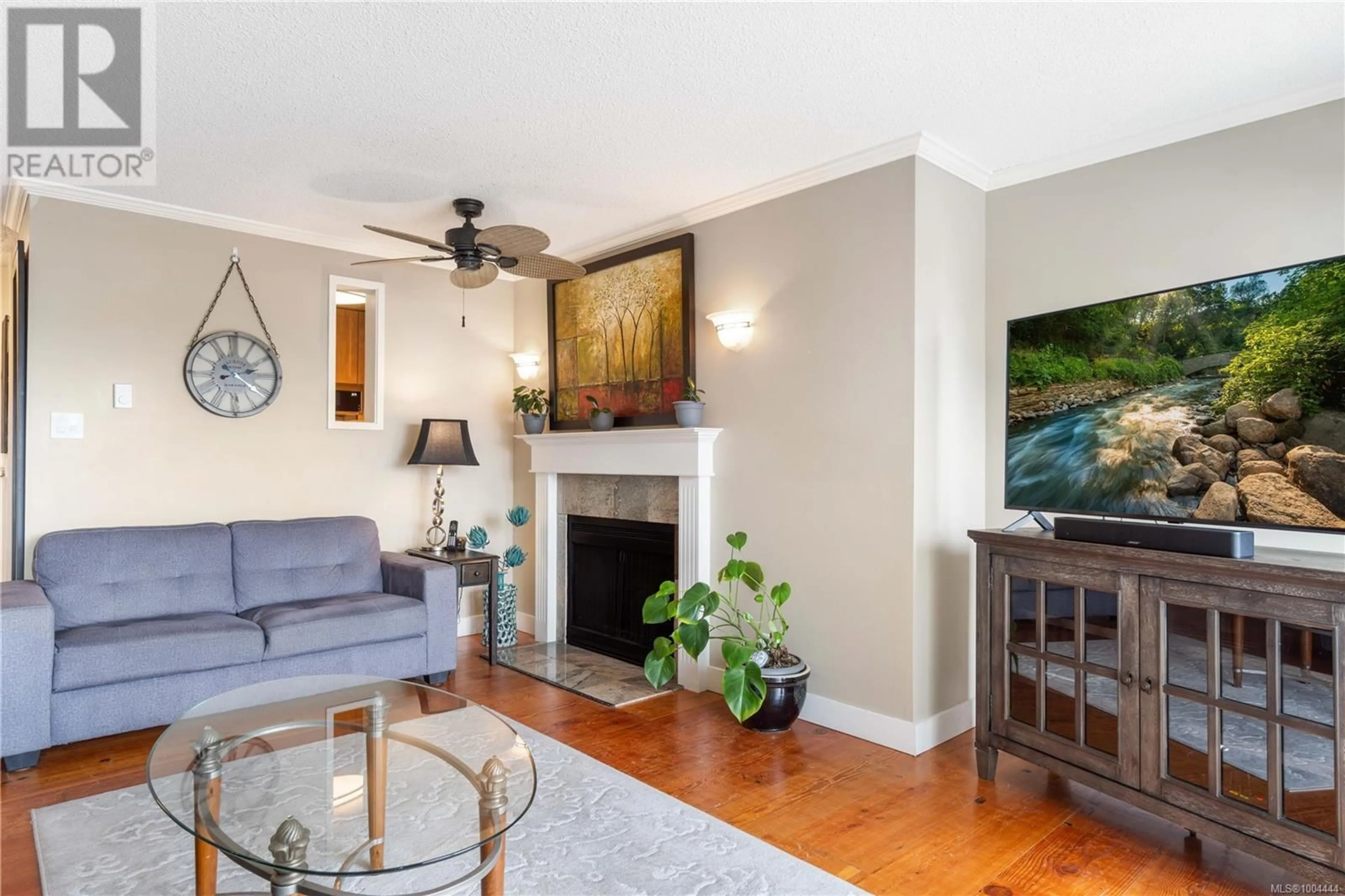 Living room with furniture, unknown for 312 - 2560 DEPARTURE BAY ROAD, Nanaimo British Columbia V9S5P1