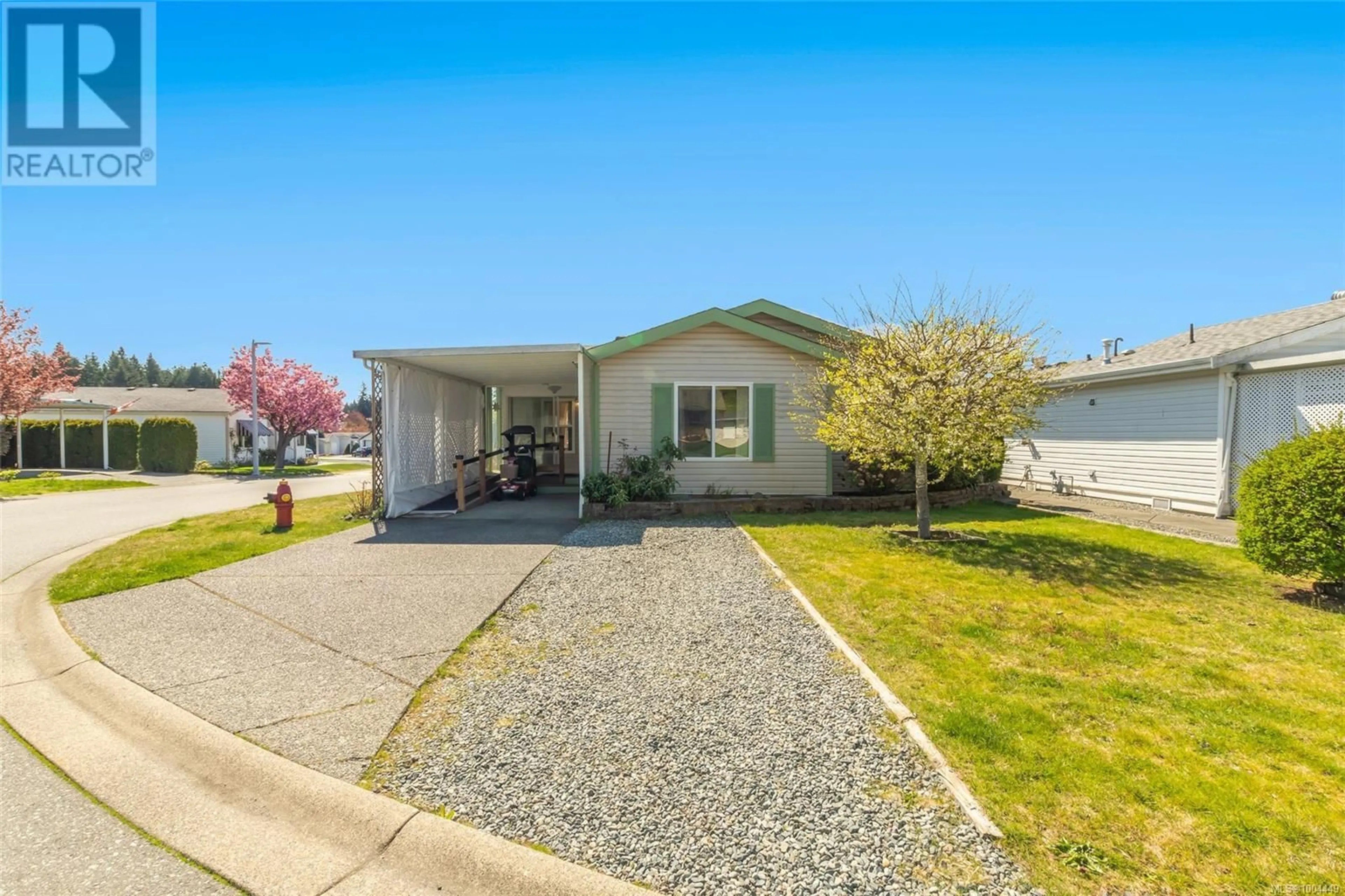 Home with vinyl exterior material, street for 6225 FARBER WAY, Nanaimo British Columbia V9T6J2
