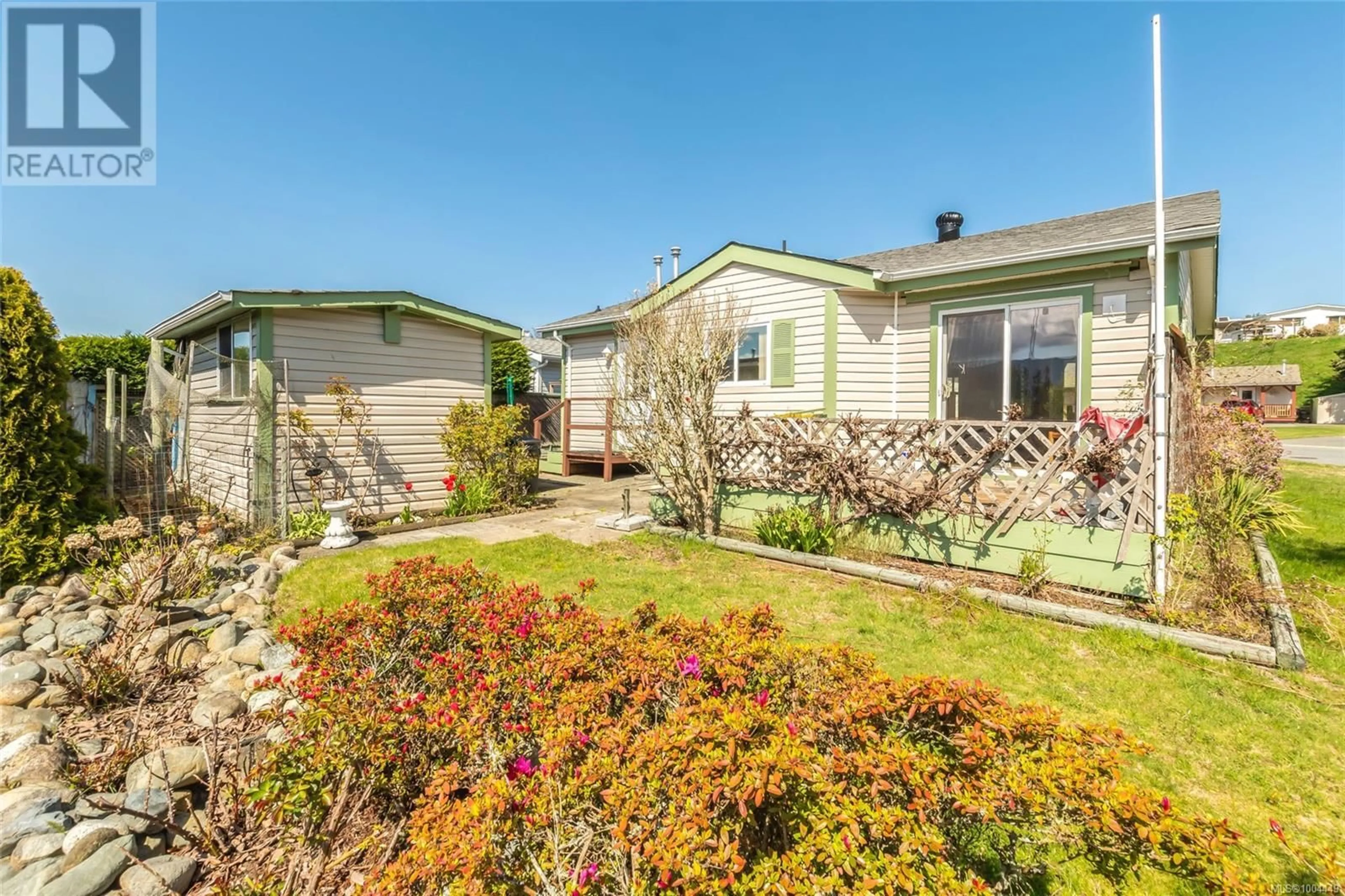 A pic from outside/outdoor area/front of a property/back of a property/a pic from drone, street for 6225 FARBER WAY, Nanaimo British Columbia V9T6J2