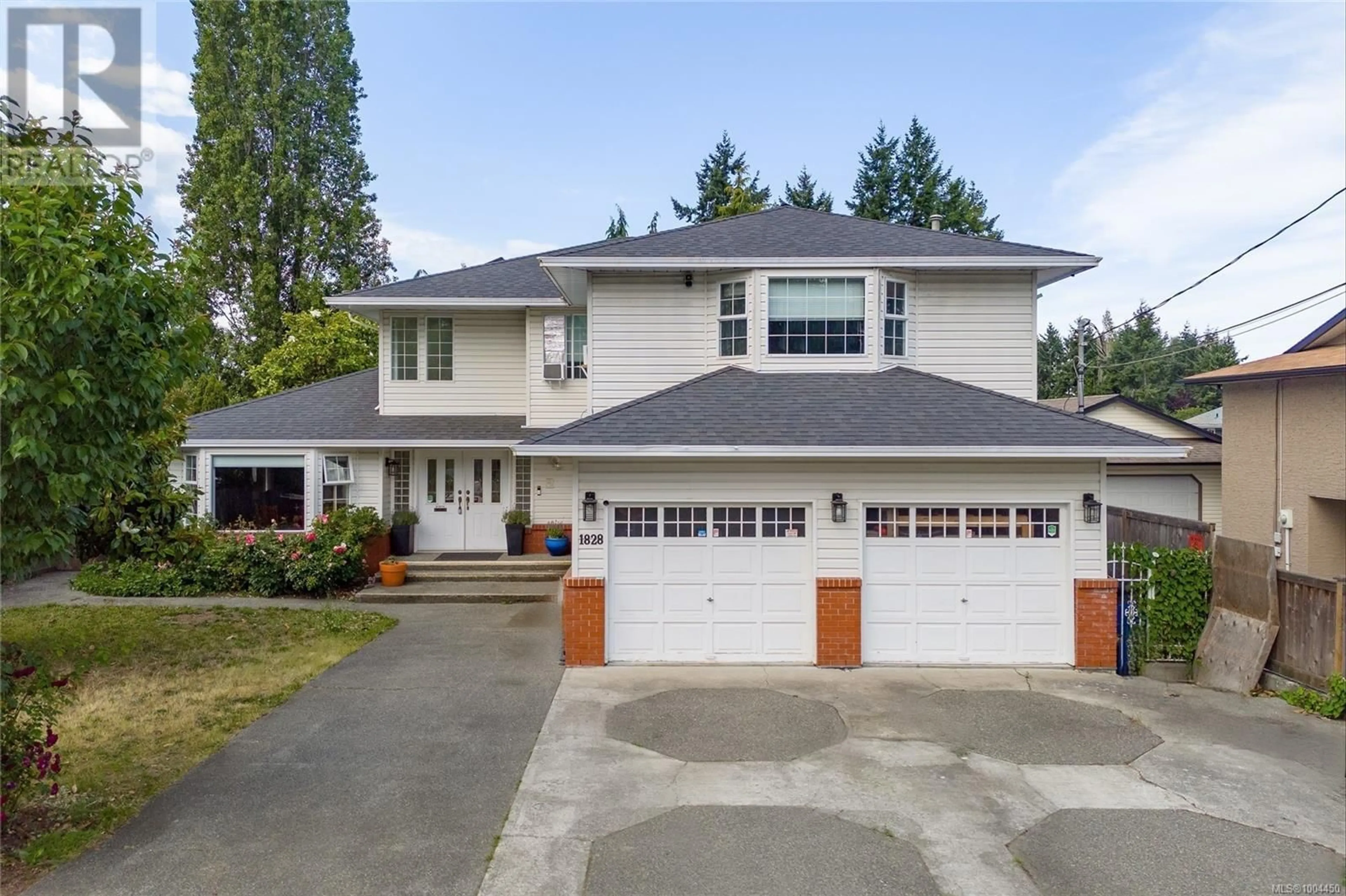 Home with vinyl exterior material, street for 1828 LATIMER ROAD, Nanaimo British Columbia V9S2W4