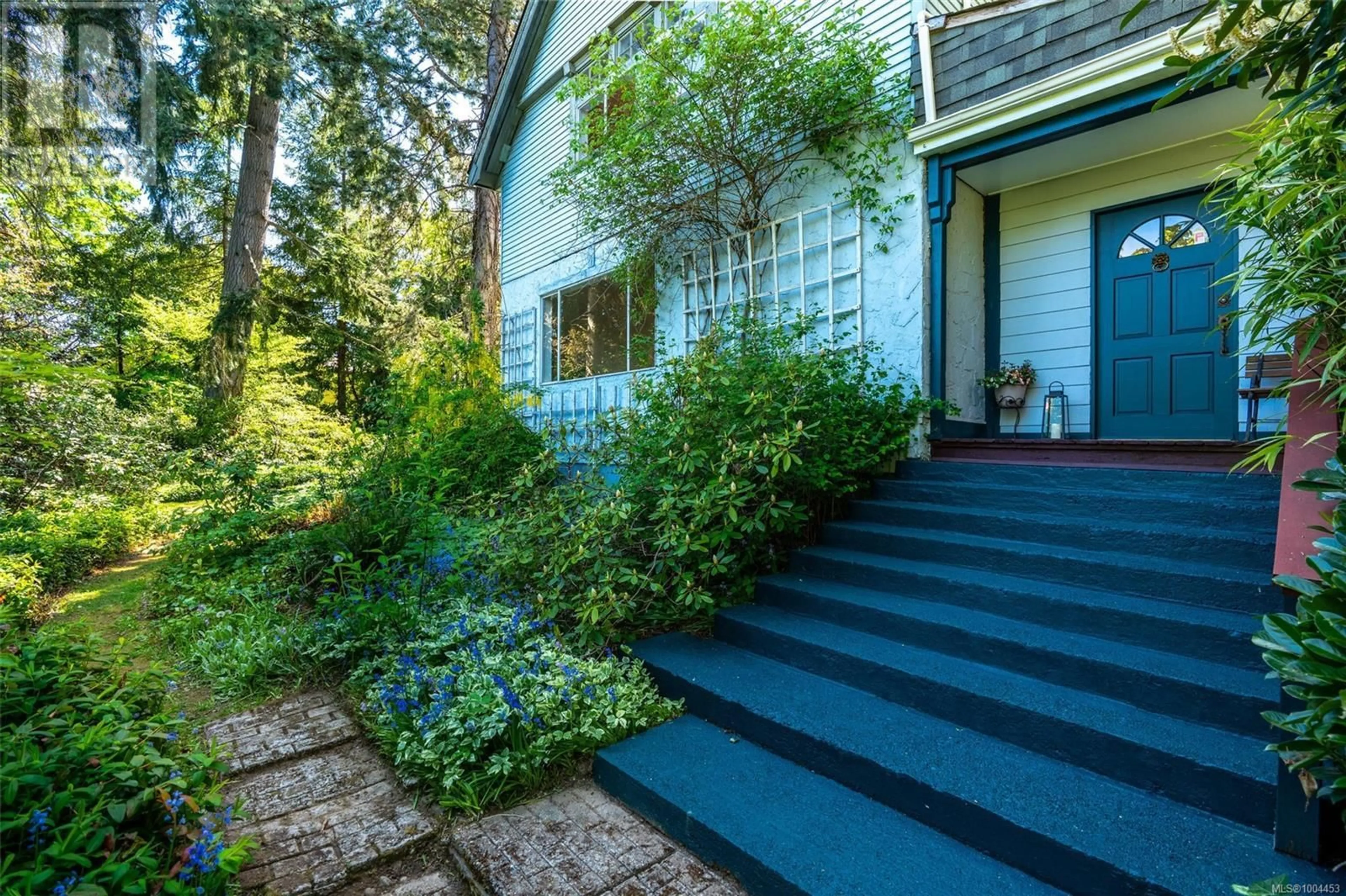 Patio, street for 6184 ALINGTON ROAD, Duncan British Columbia V9L2E9
