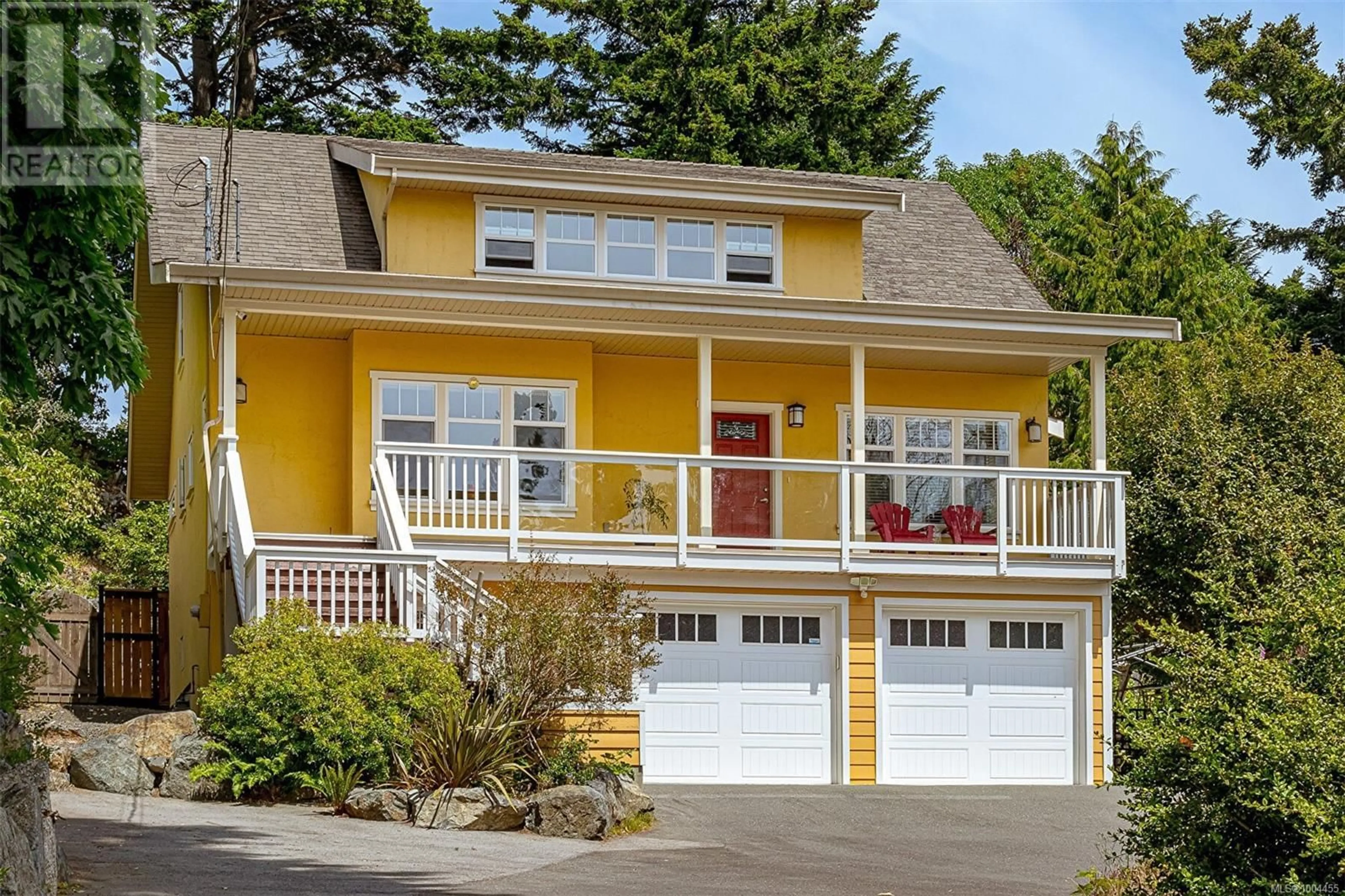 Home with vinyl exterior material, street for 281 BESSBOROUGH AVENUE, View Royal British Columbia V9B1T4