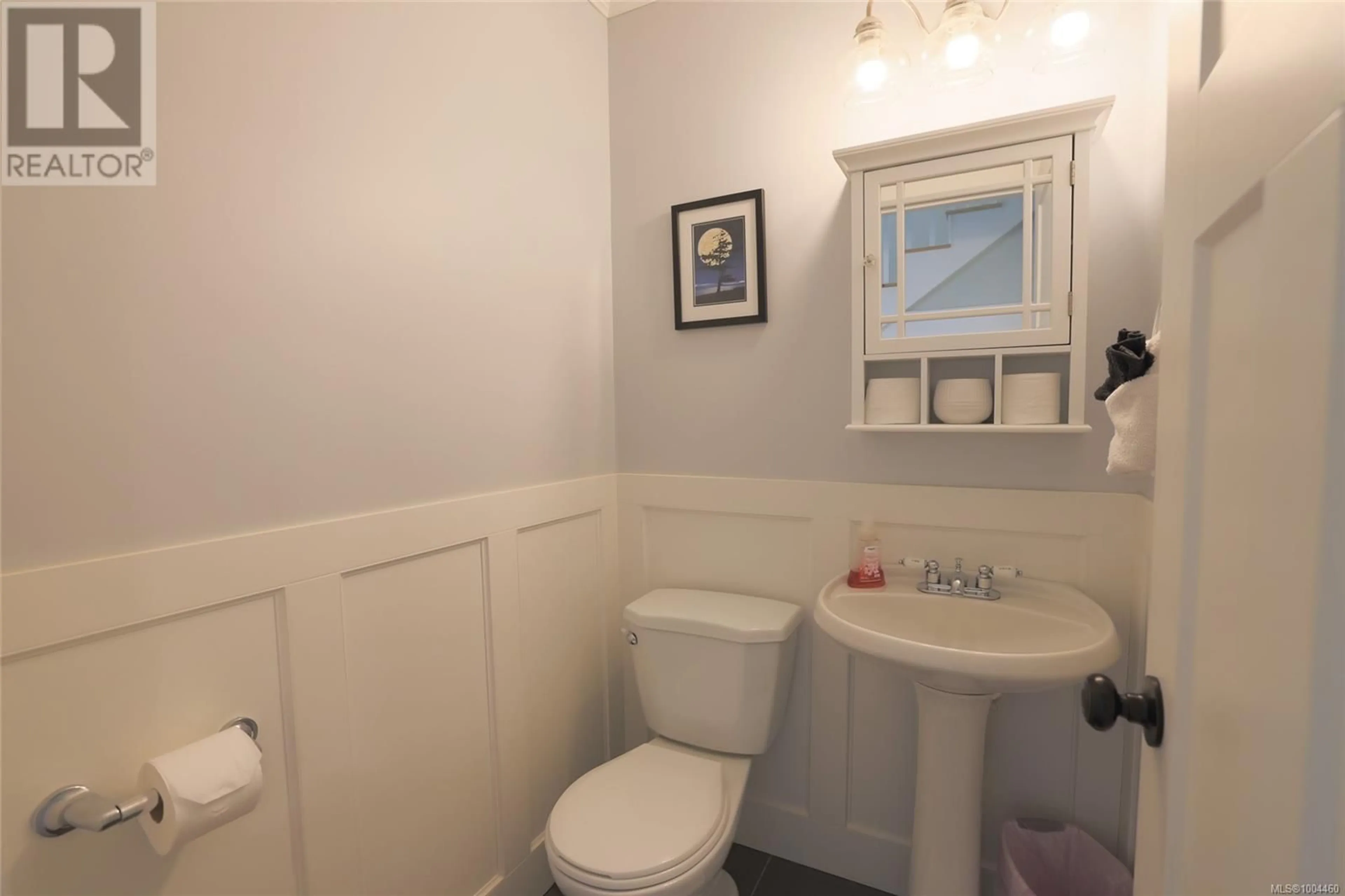 Standard bathroom, ceramic/tile floor for 8721 TELCO STREET, Port Hardy British Columbia V0N2P0
