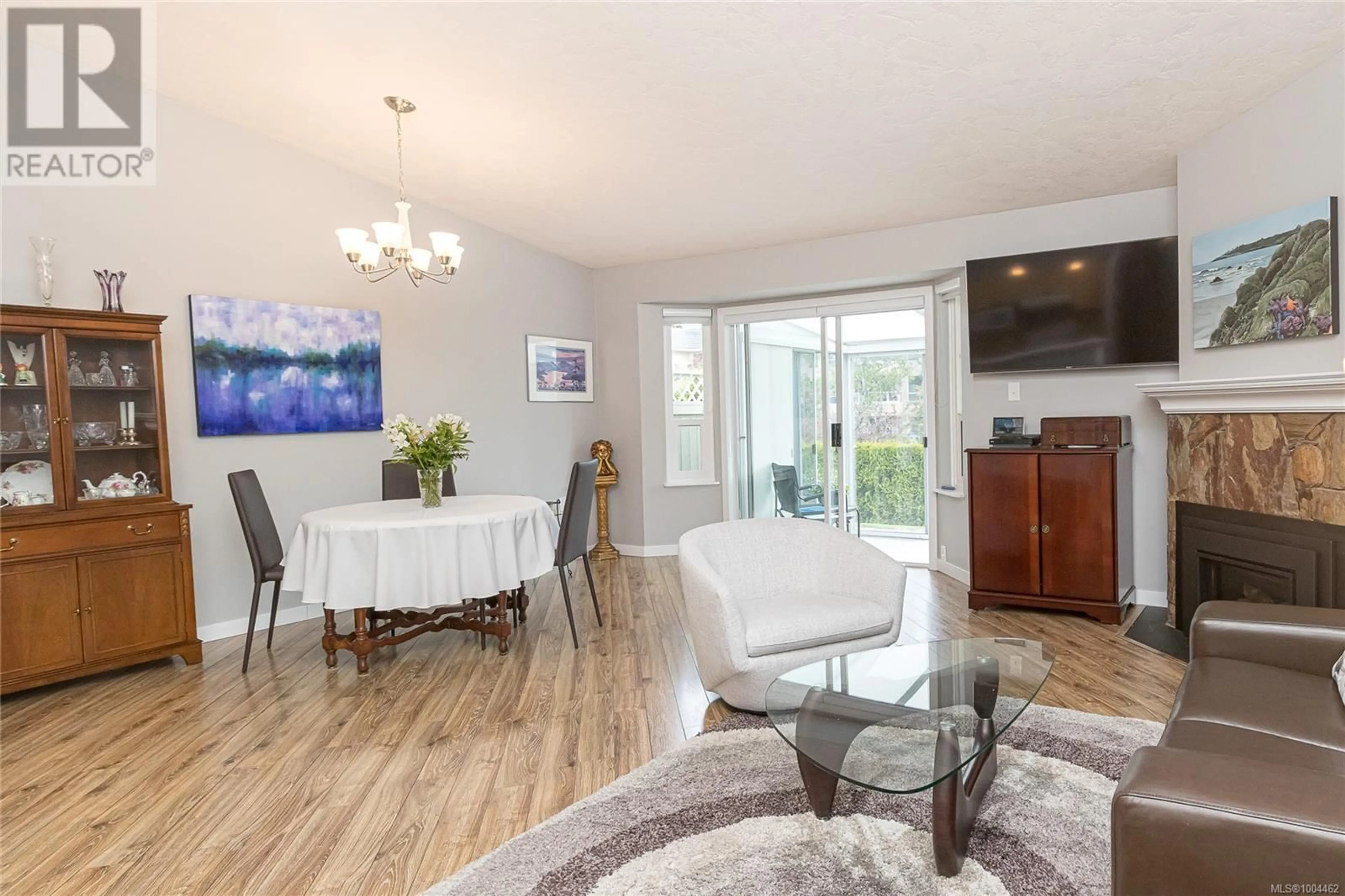 Dining room, wood/laminate floor for 79 - 2600 FERGUSON ROAD, Central Saanich British Columbia V8M2C1