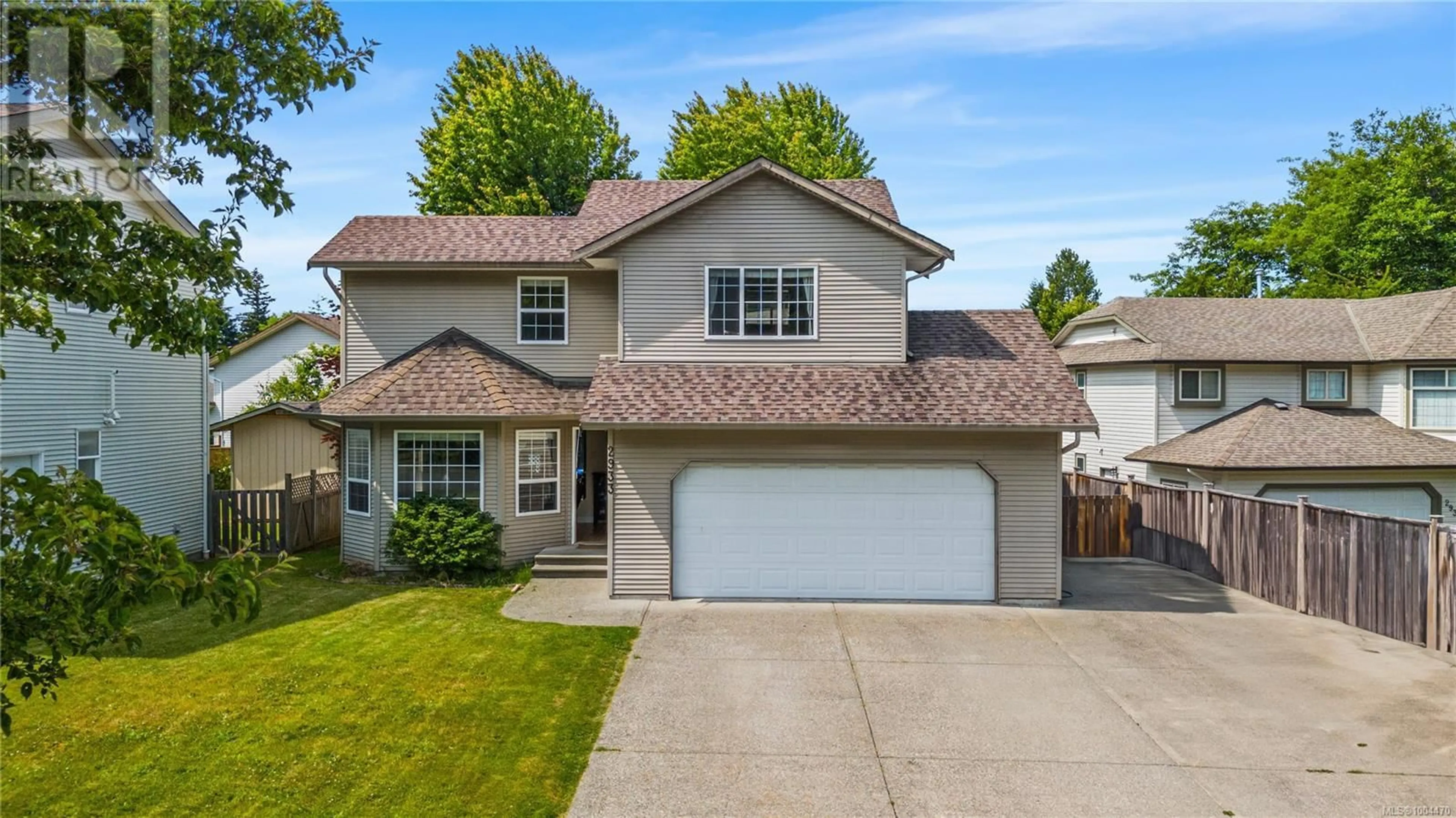 Home with vinyl exterior material, street for 2933 APPLE DRIVE, Campbell River British Columbia V9W7X7