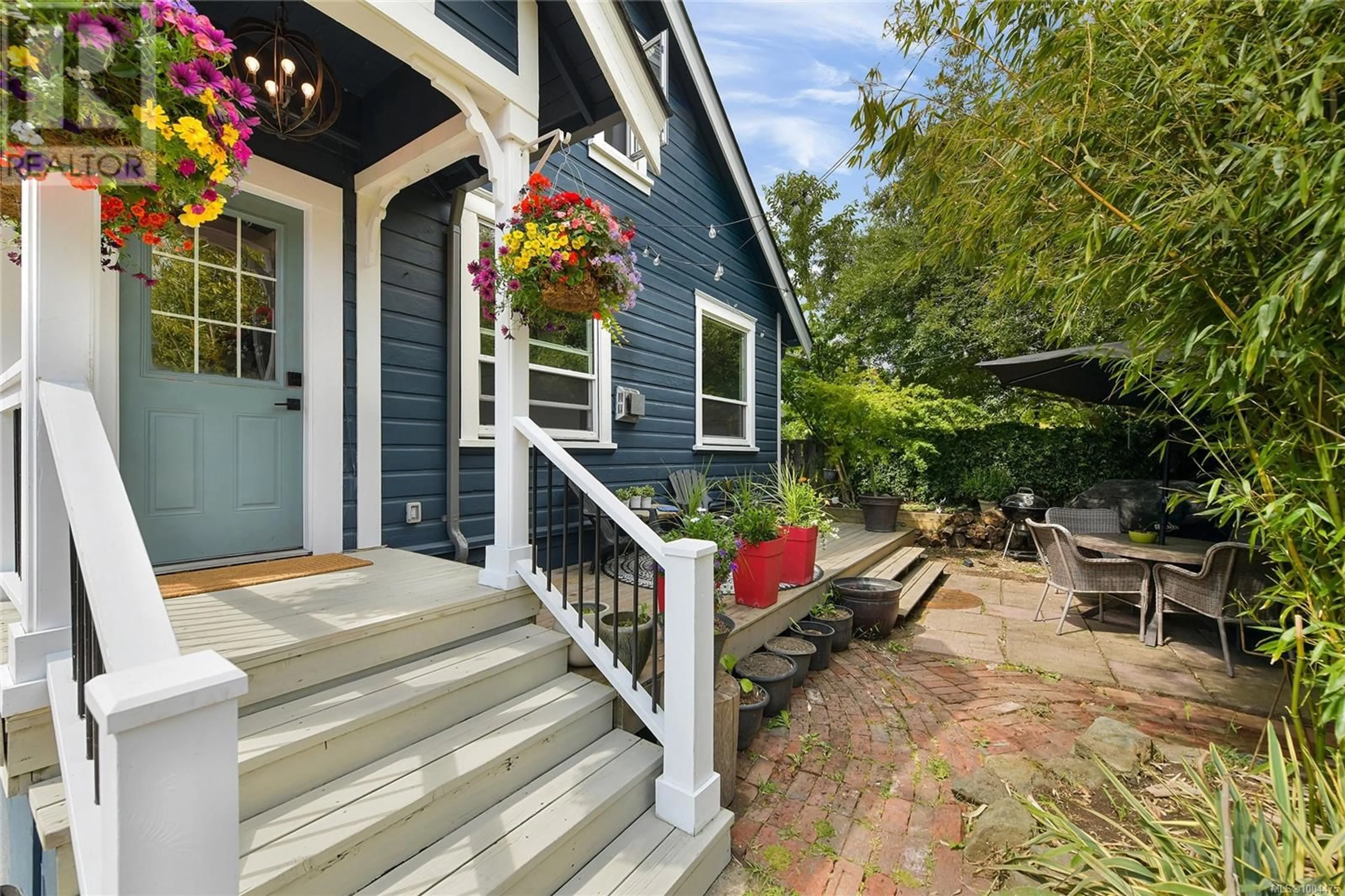 Patio, street for 3044 ORILLIA STREET, Saanich British Columbia V9A1Y8