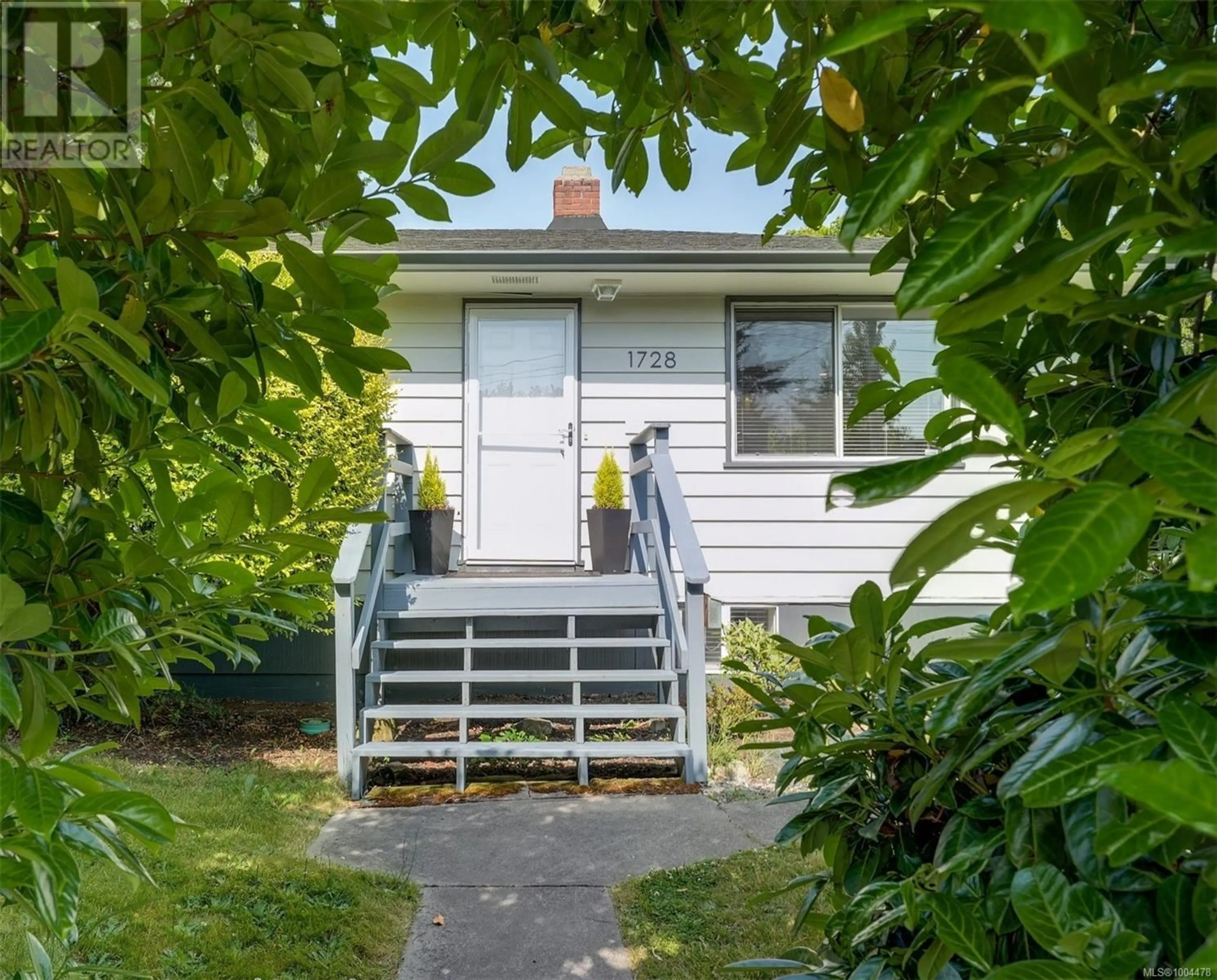 Home with vinyl exterior material, street for 1728 FOUL BAY ROAD, Victoria British Columbia V8R5A4