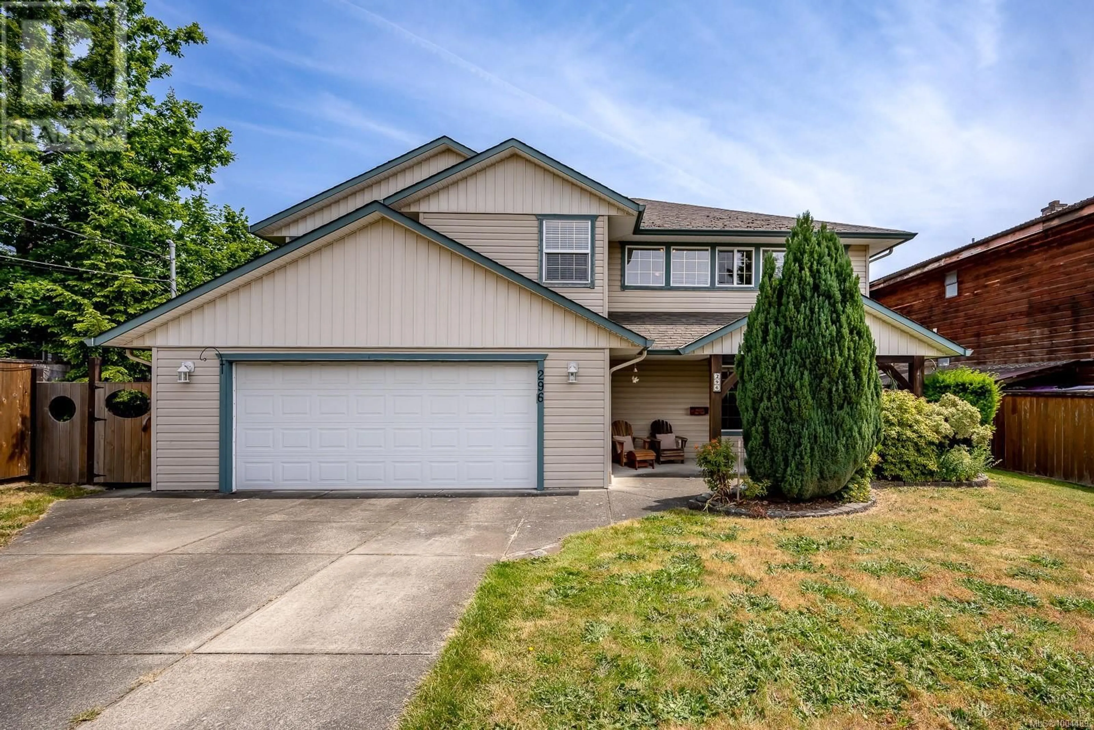 Home with vinyl exterior material, street for 296 GLADSTONE STREET, Comox British Columbia V9M1X5