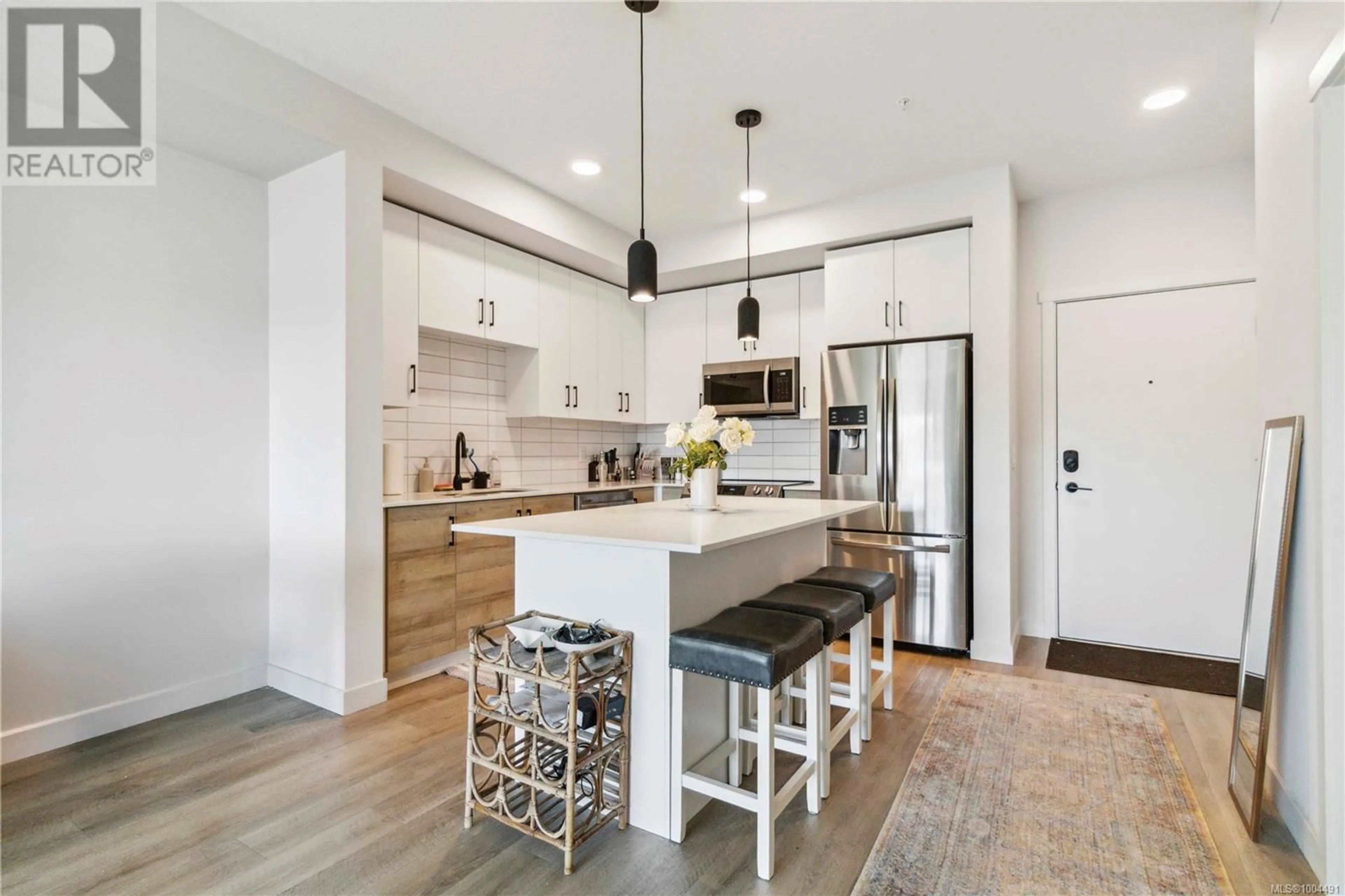 Open concept kitchen, unknown for 303 - 2465 GATEWAY ROAD, Langford British Columbia V9B6R1