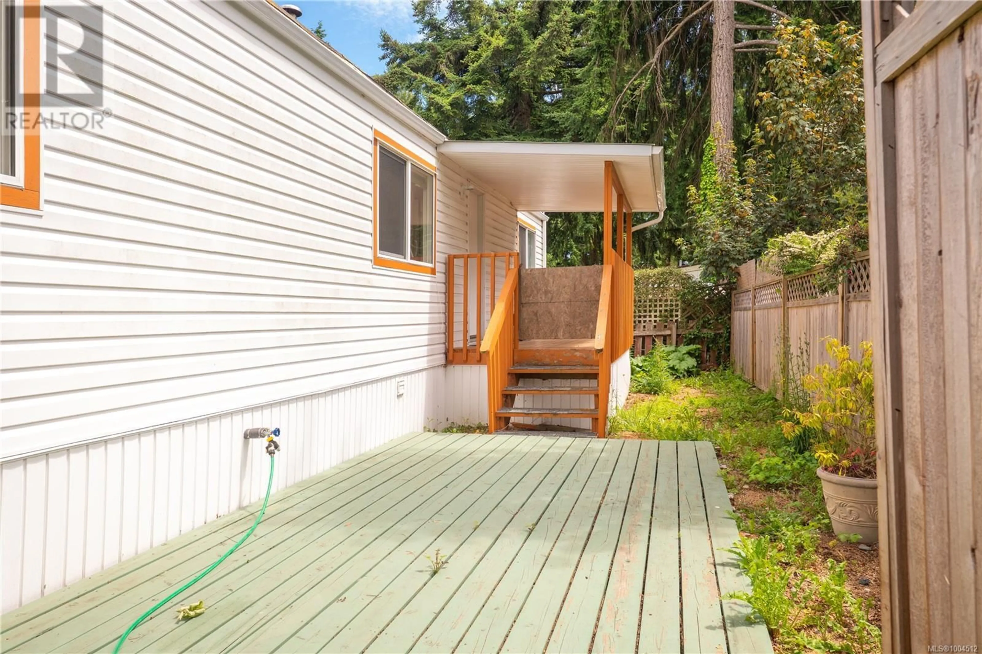 Patio, street for 25 - 3920 ISLAND HIGHWAY WEST, Qualicum Beach British Columbia V9K2C2