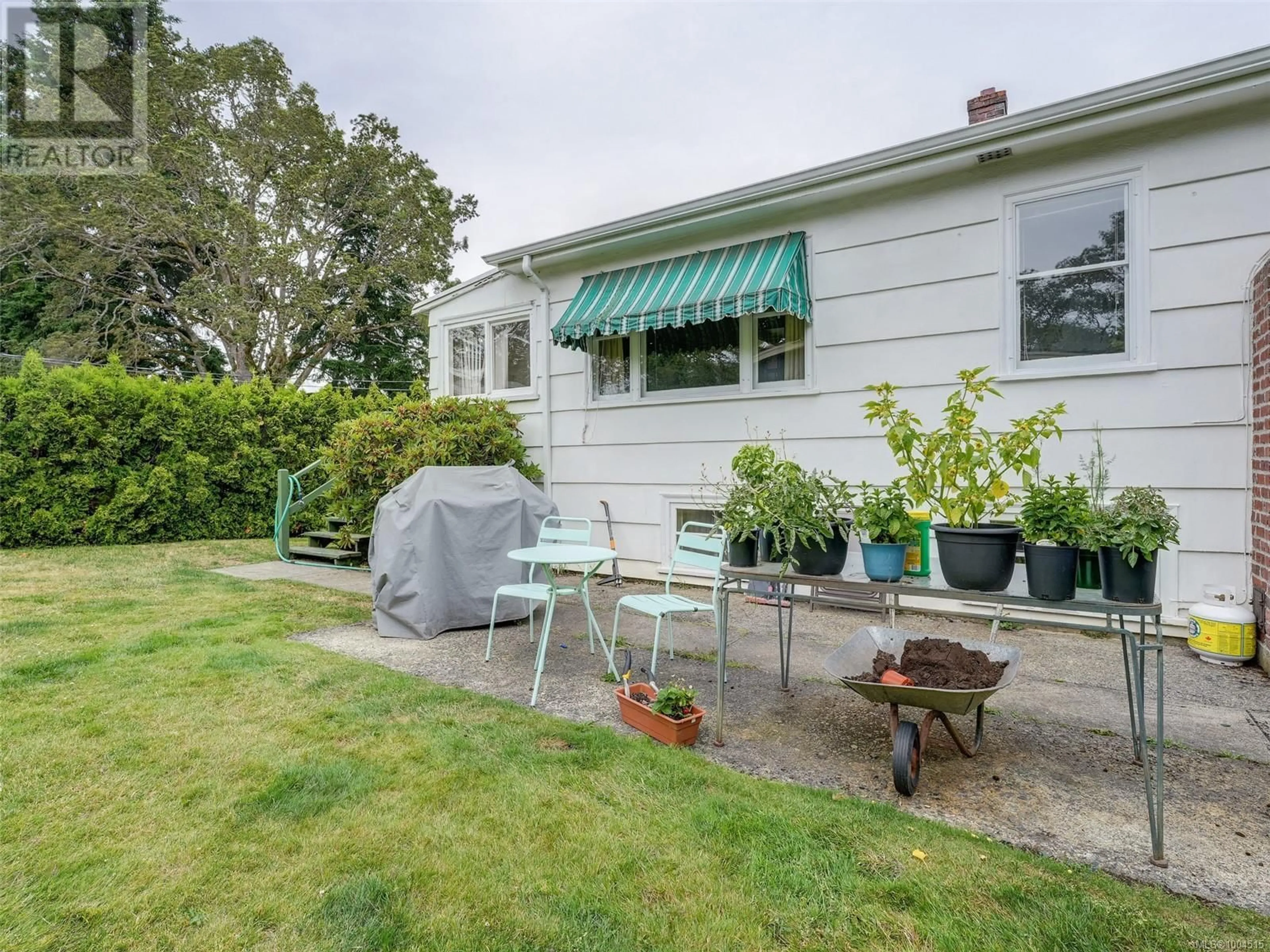 Patio, unknown for 1174 SCHRAM DRIVE, Saanich British Columbia V8P2K2