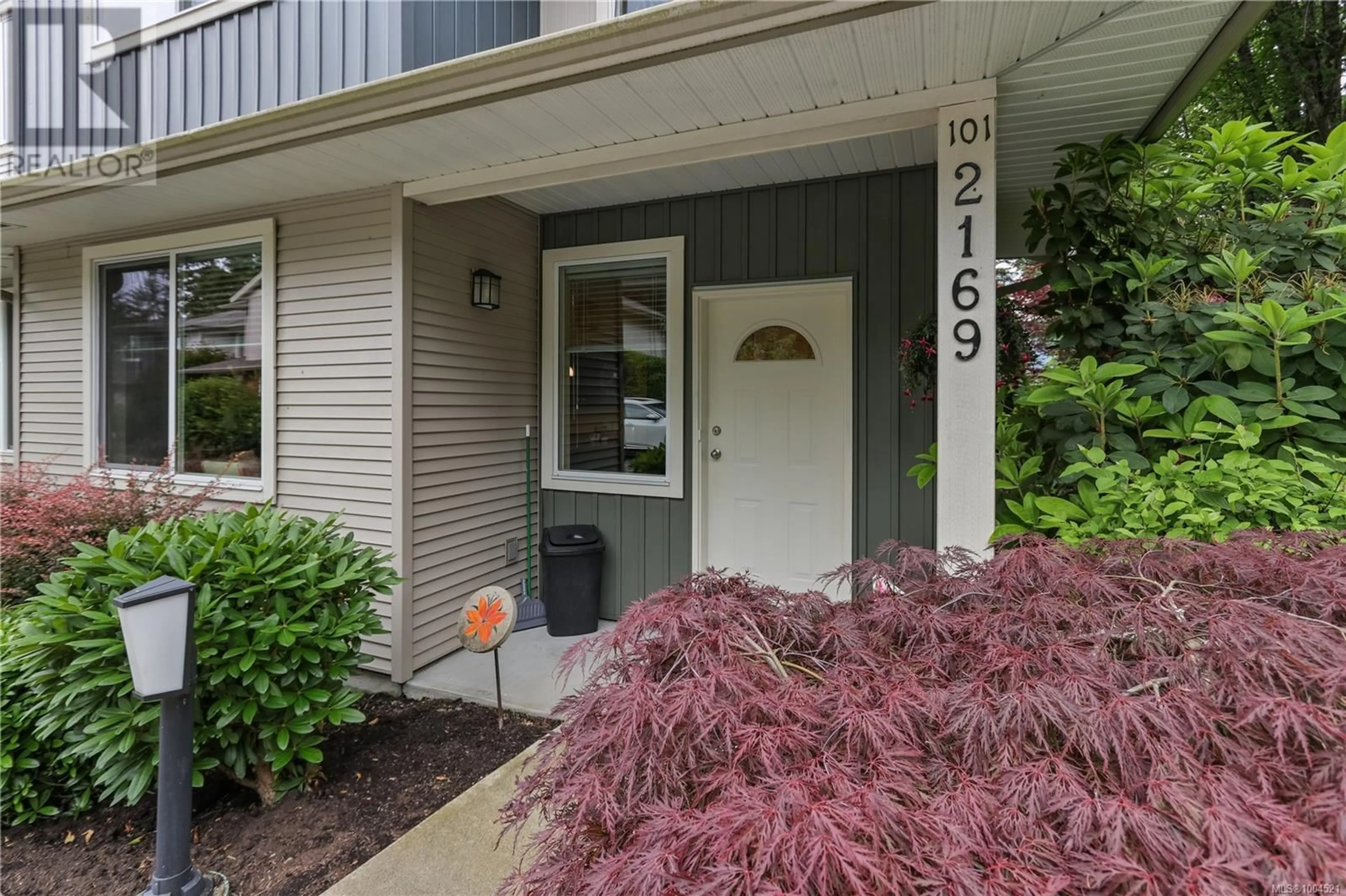 Indoor entryway for 101 - 2169 RIDGEMONT PLACE, Nanaimo British Columbia V9T0C8