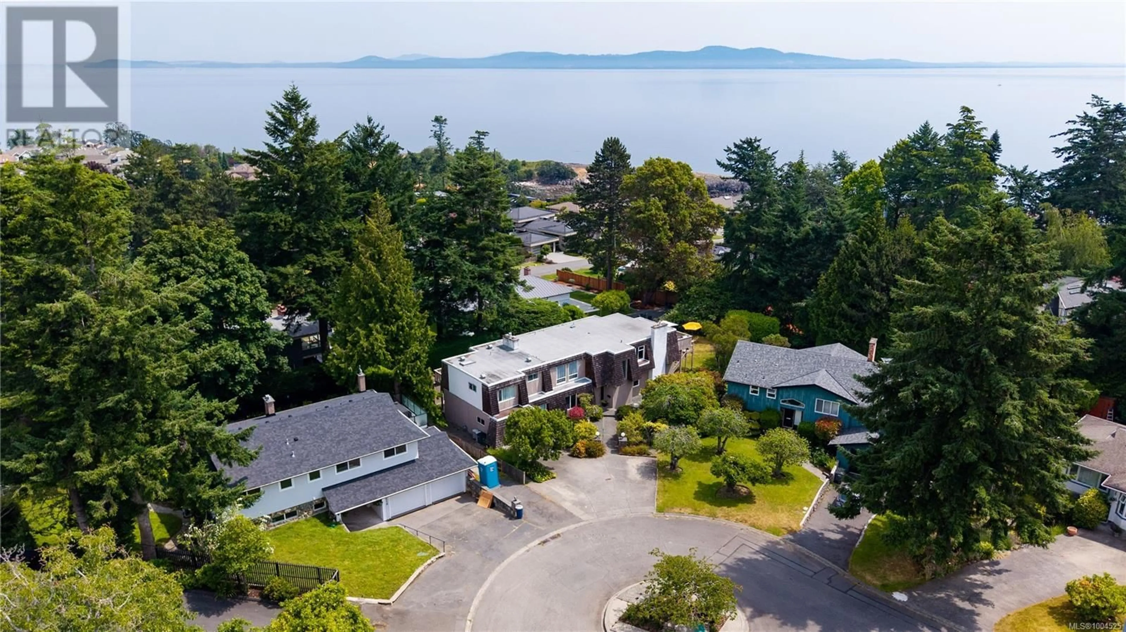 A pic from outside/outdoor area/front of a property/back of a property/a pic from drone, water/lake/river/ocean view for 2059 SALTAIR PLACE, Saanich British Columbia V8N4S4