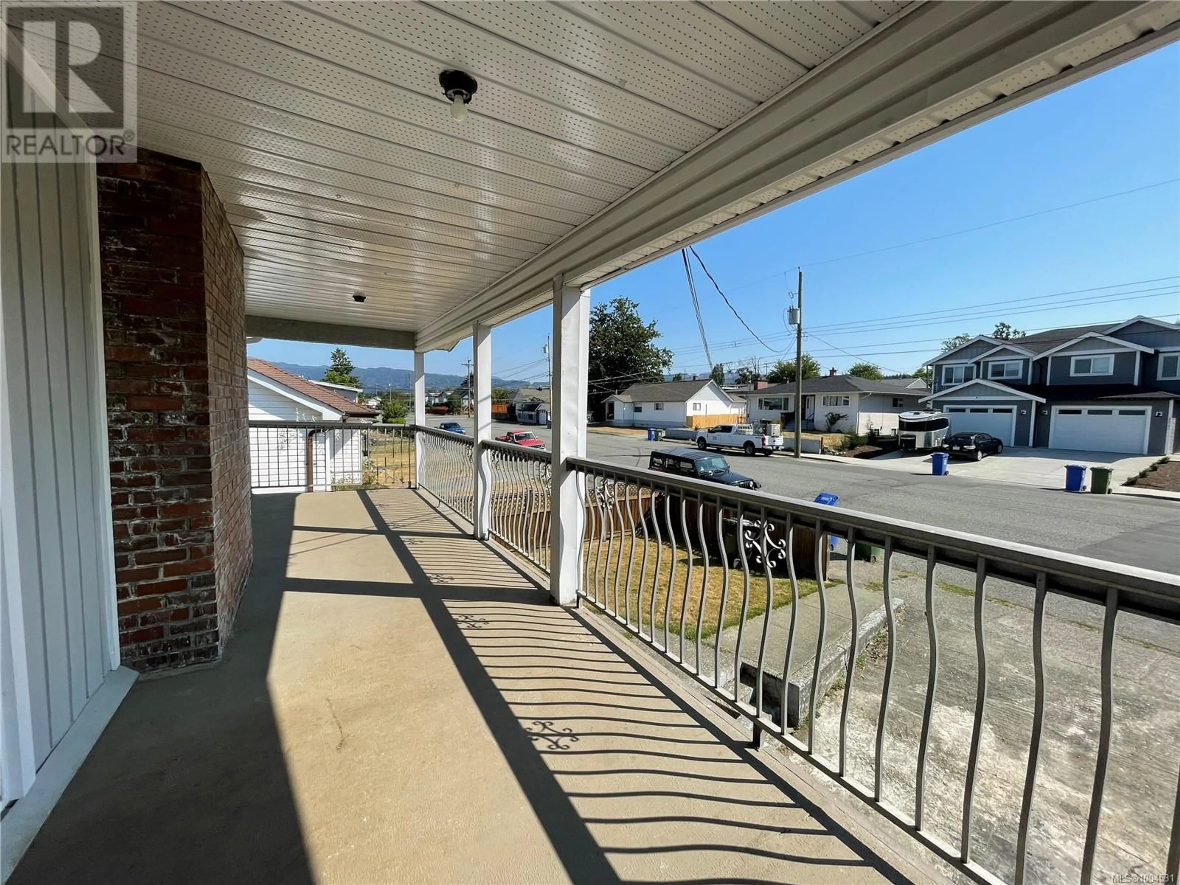 Patio, water/lake/river/ocean view for 3564 11TH AVENUE, Port Alberni British Columbia V9Y4Y7