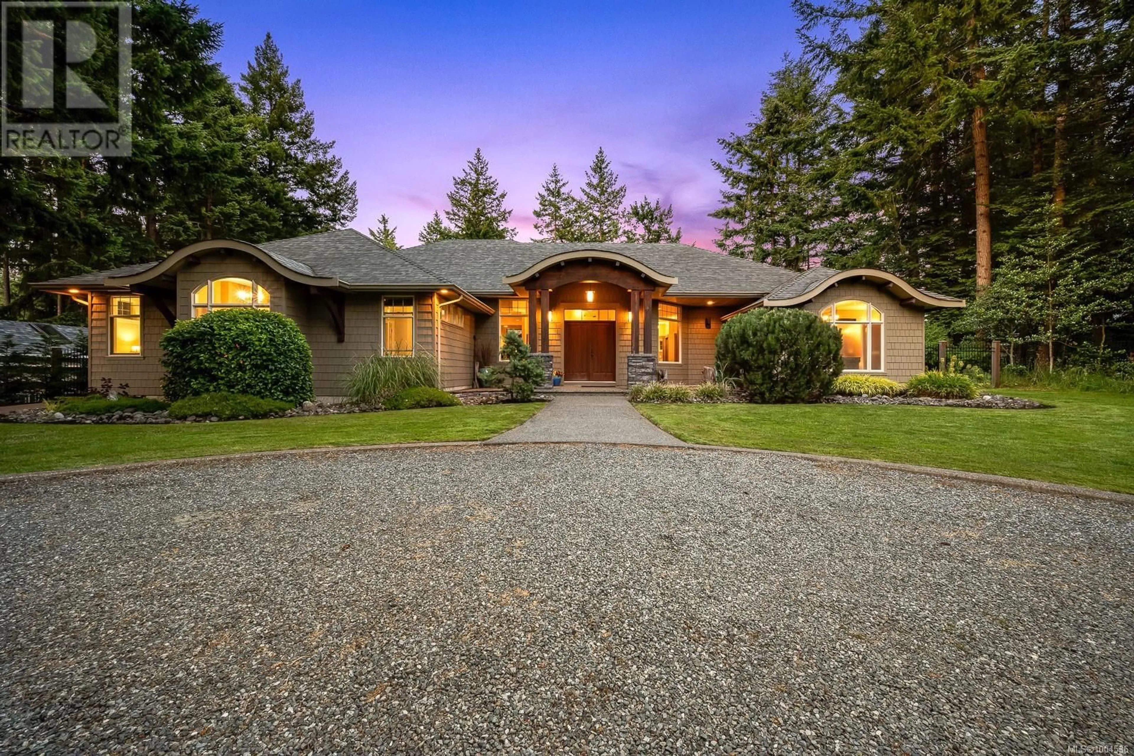 A pic from outside/outdoor area/front of a property/back of a property/a pic from drone, street for 142 MULHOLLAND DRIVE, Comox British Columbia V9M3W5
