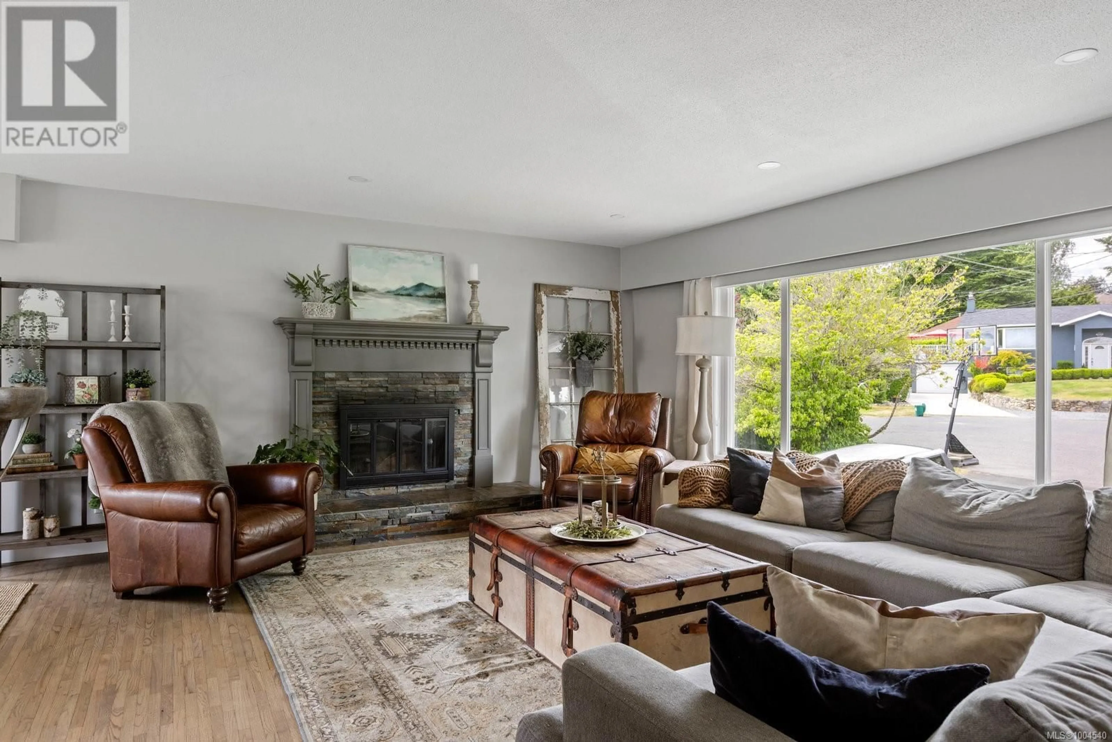 Living room with furniture, unknown for 6259 MARIE MEADOWS ROAD, Central Saanich British Columbia V8Z5Z9