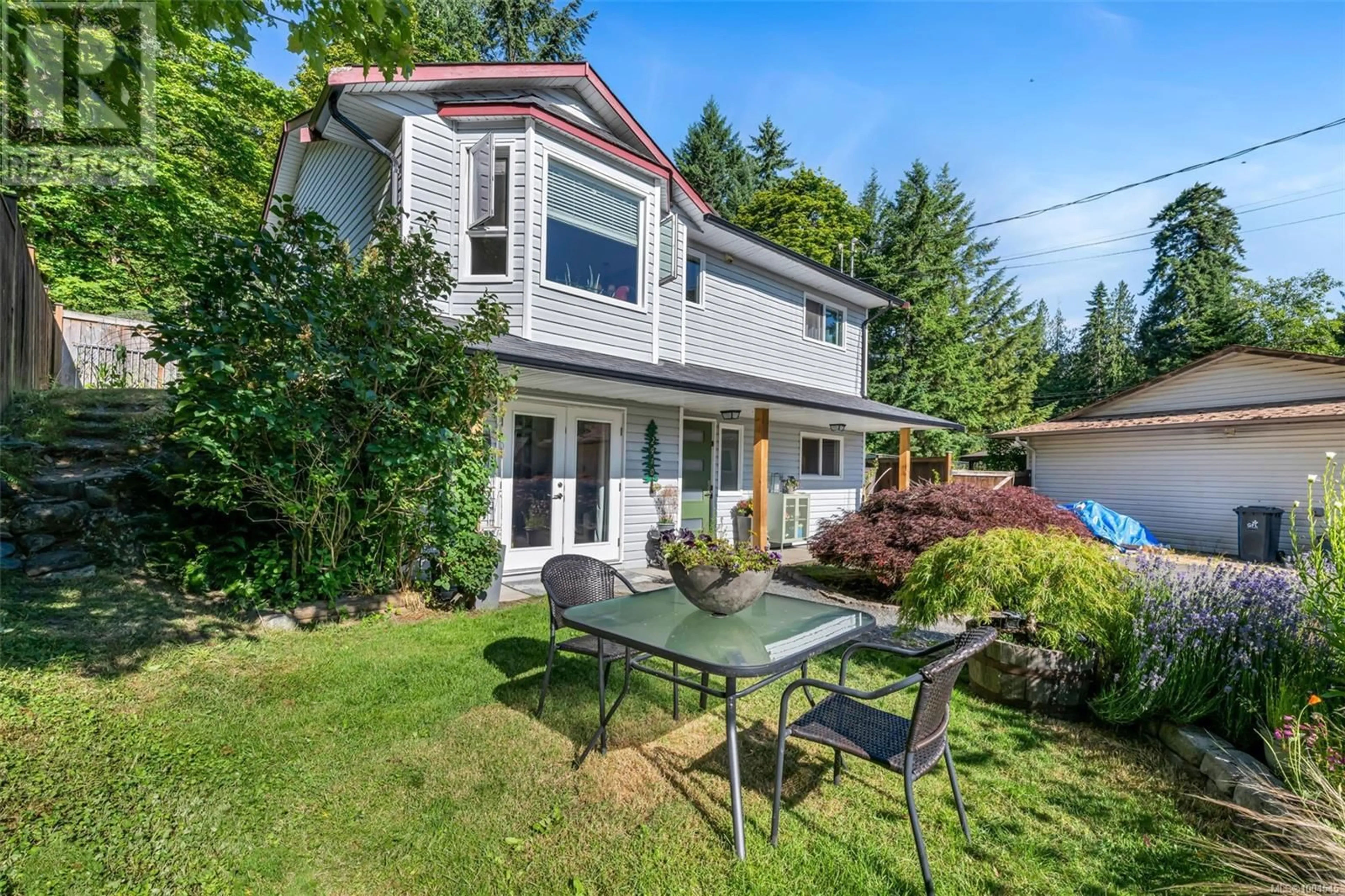 A pic from outside/outdoor area/front of a property/back of a property/a pic from drone, street for 2910 PALSSON PLACE, Langford British Columbia V9B5S8